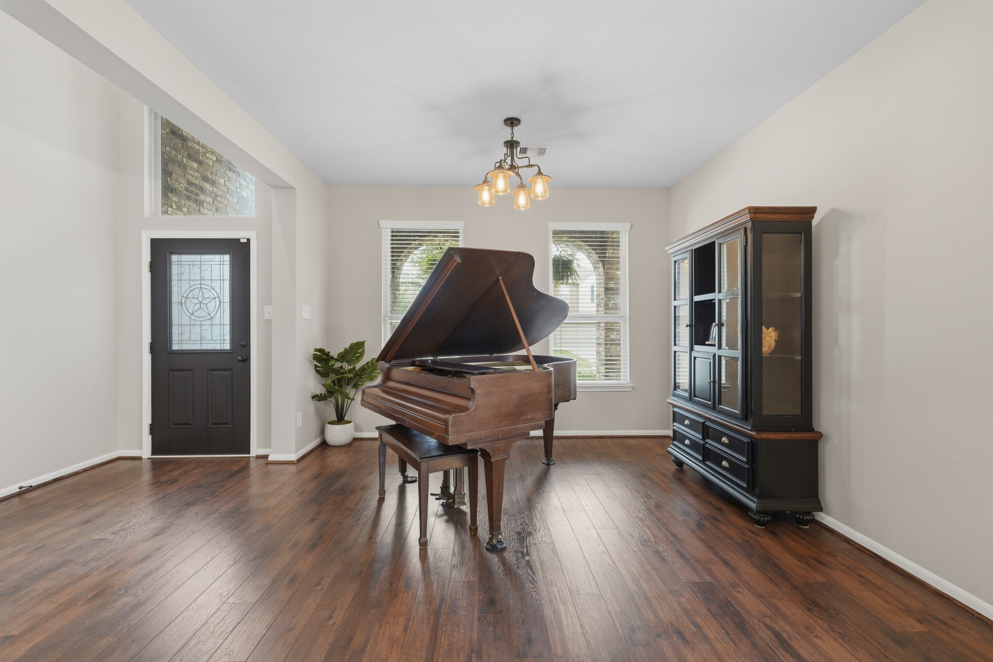 6014 Rivergrove Bend Drive Property Photo 4