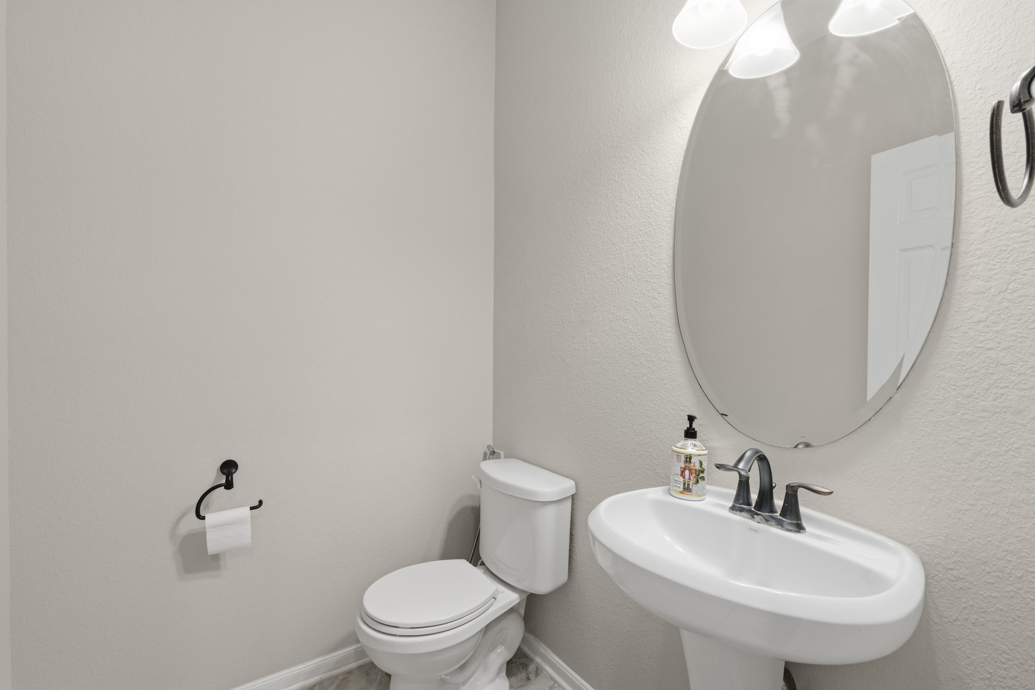 6014 Rivergrove Bend Drive Property Photo 8