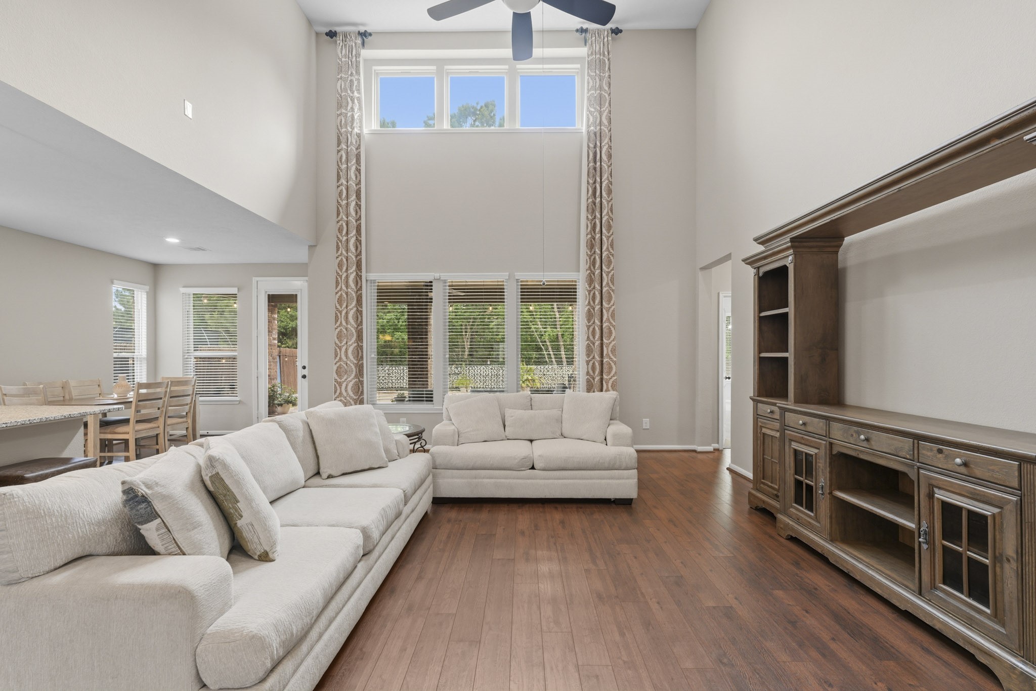 6014 Rivergrove Bend Drive Property Photo 16