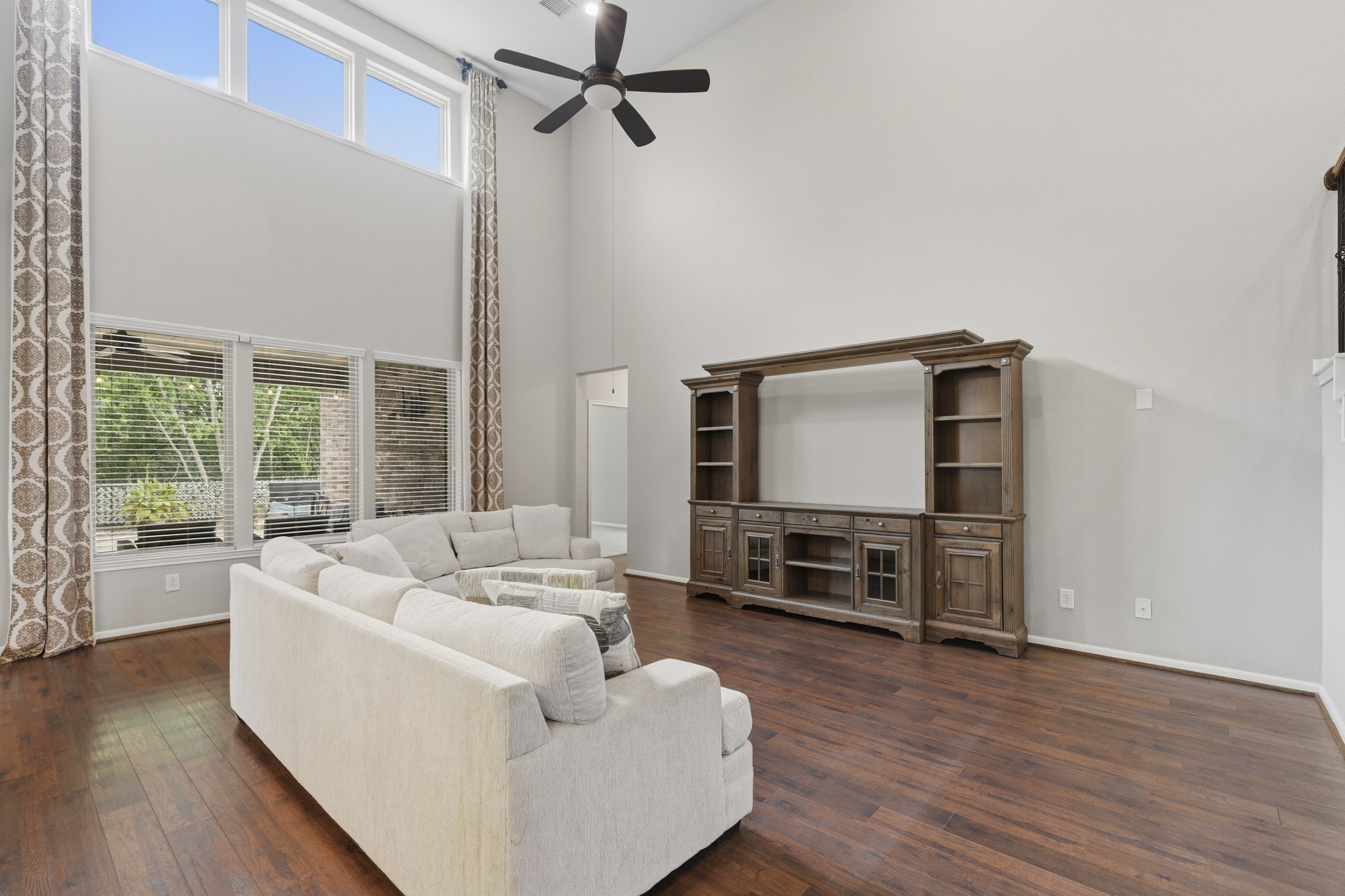 6014 Rivergrove Bend Drive Property Photo 18