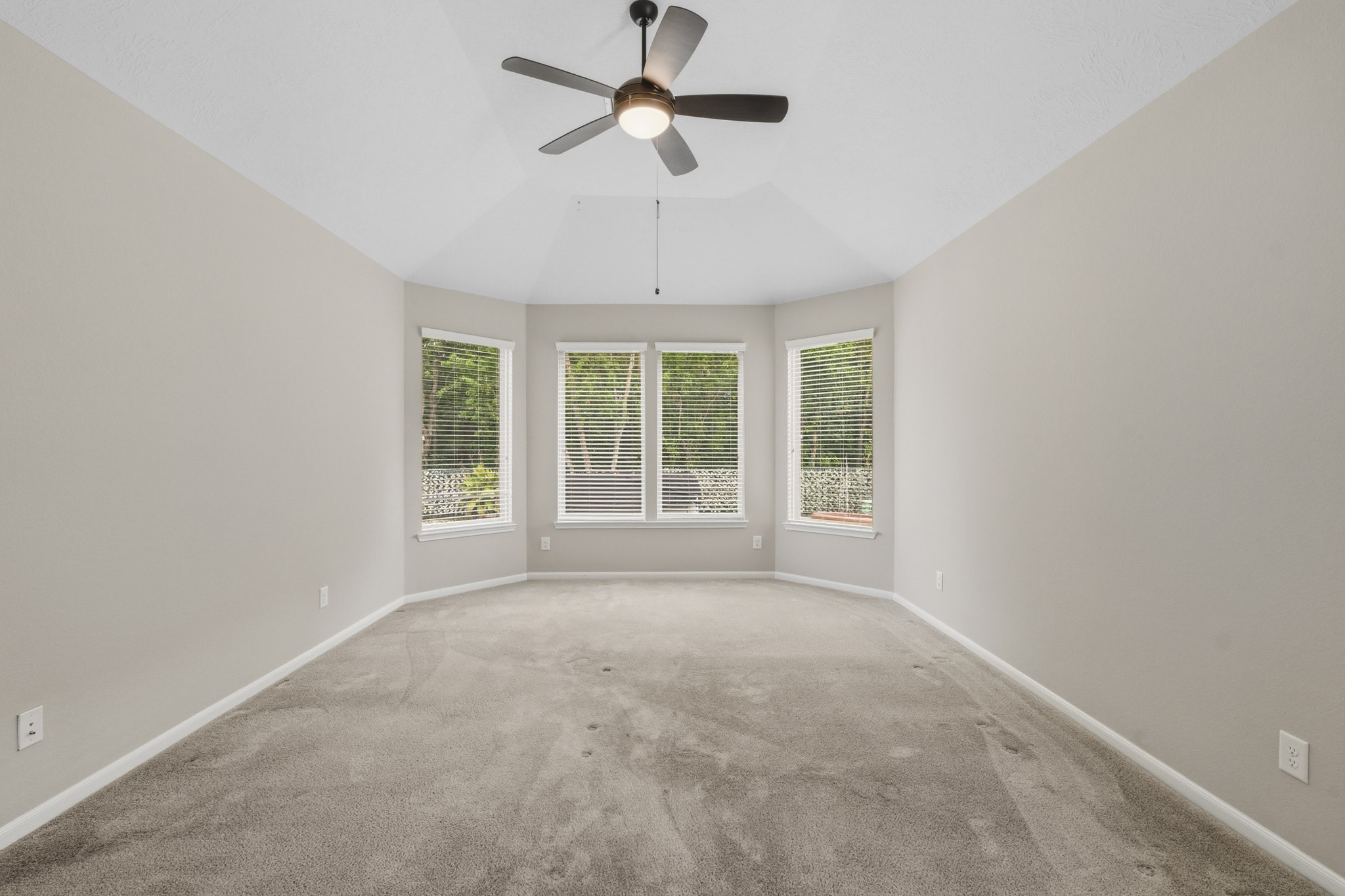 6014 Rivergrove Bend Drive Property Photo 21