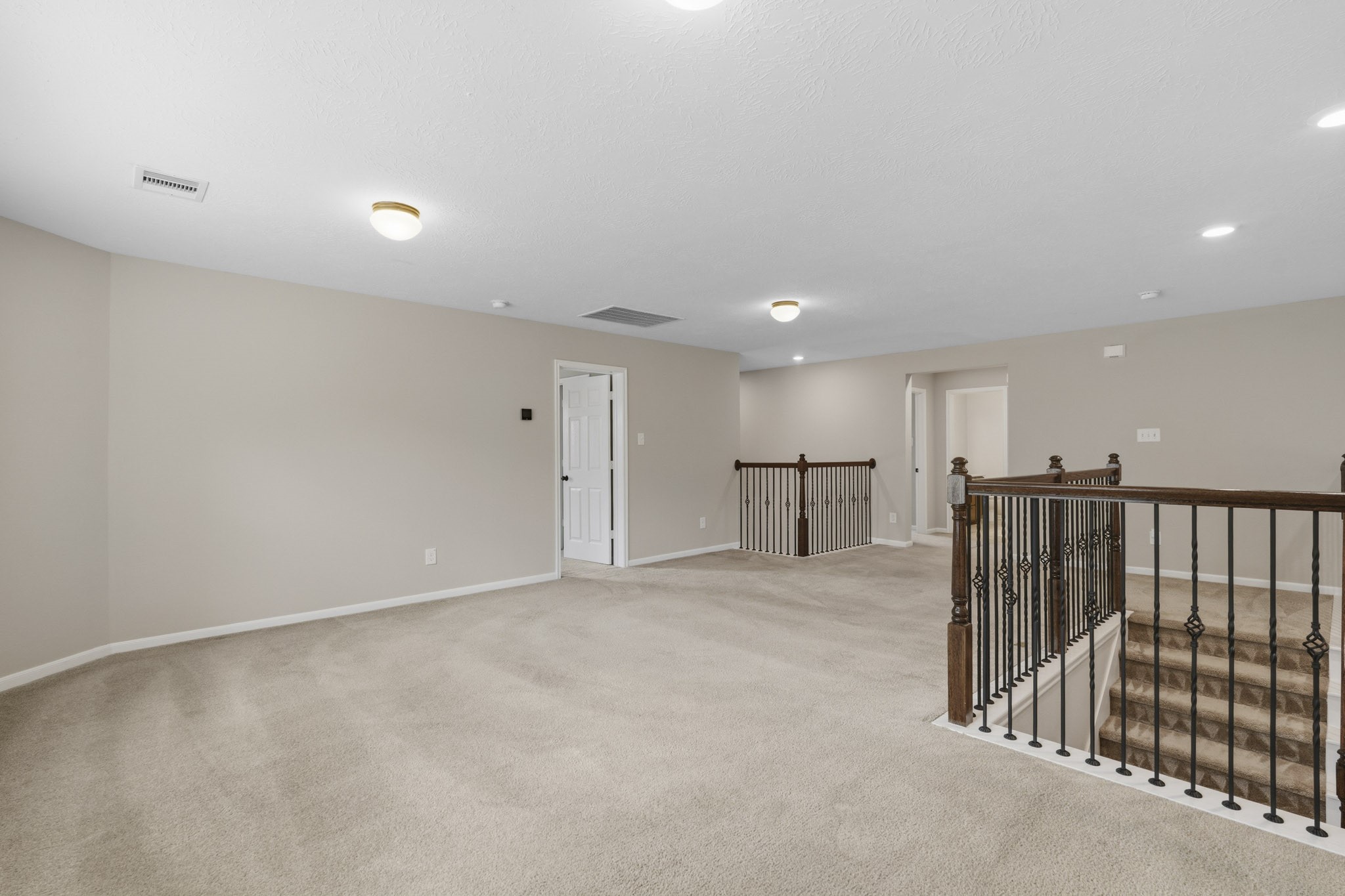 6014 Rivergrove Bend Drive Property Photo 27