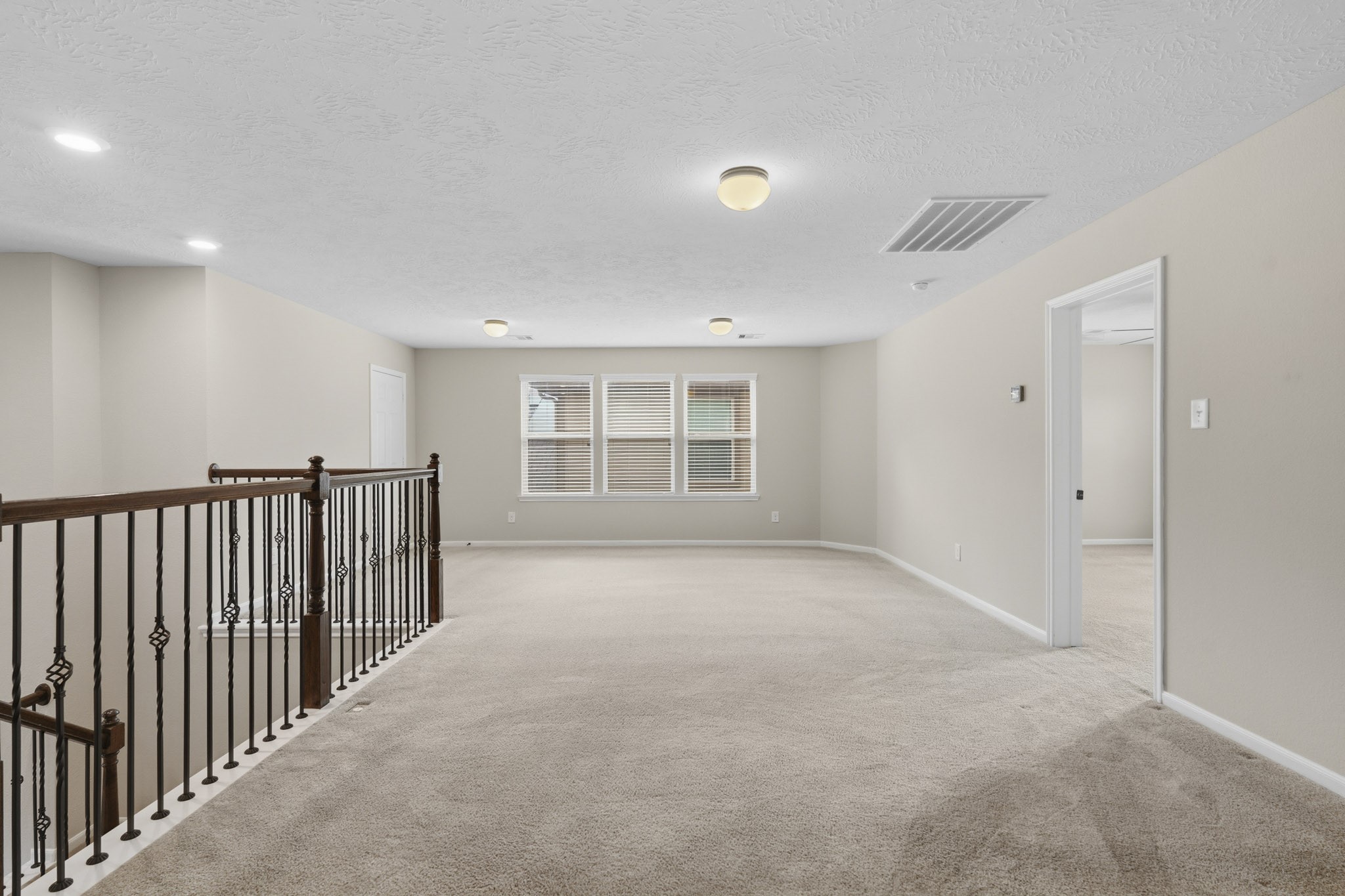 6014 Rivergrove Bend Drive Property Photo 28