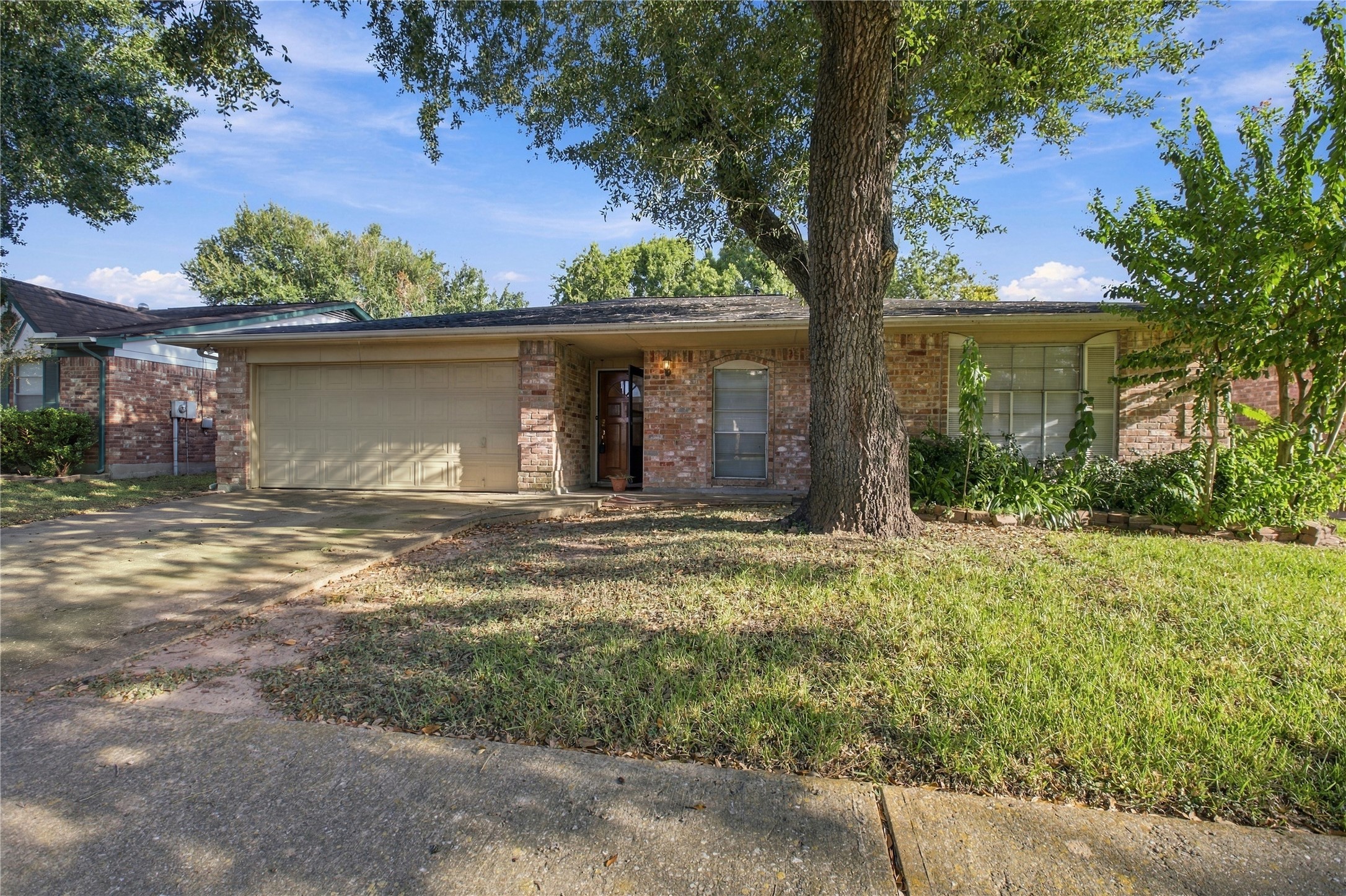 13826 Southline Road Property Photo 2