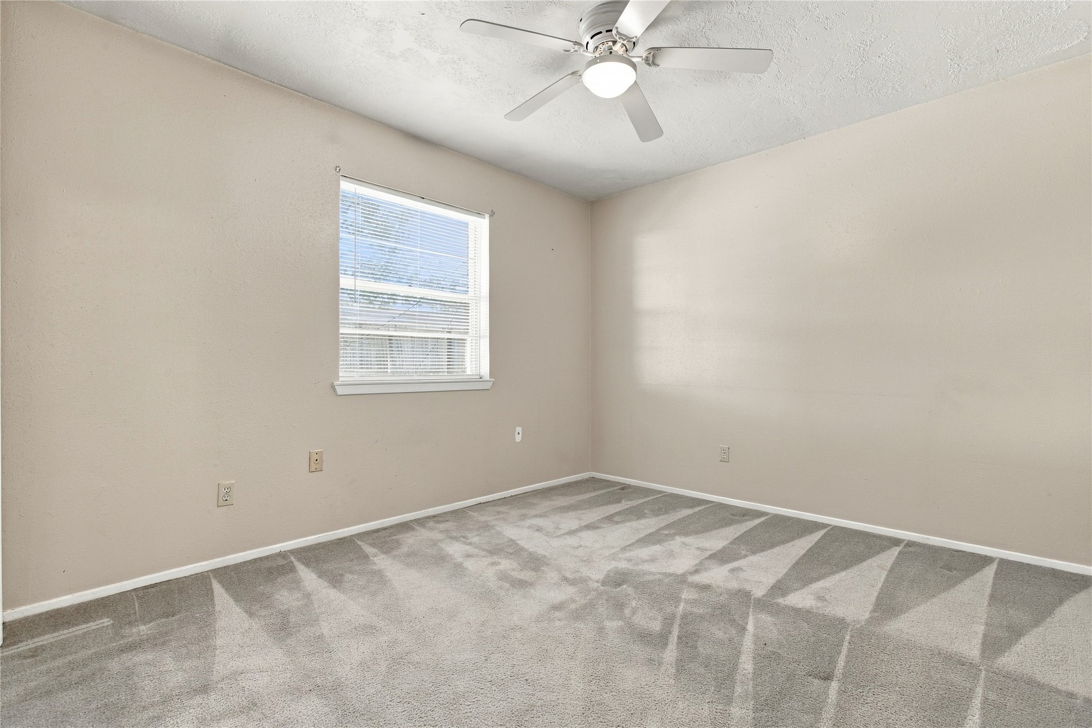 13826 Southline Road Property Photo 8
