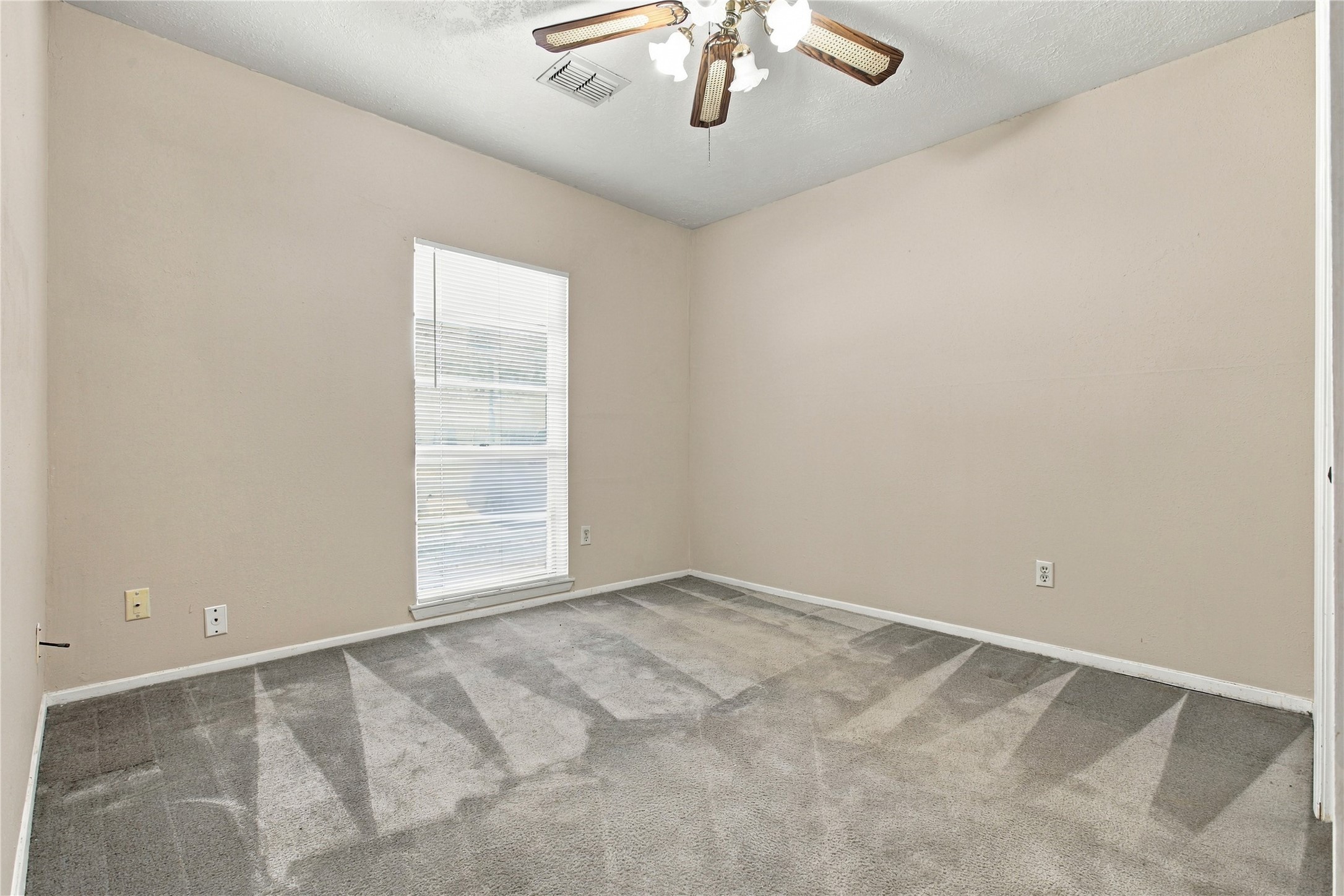 13826 Southline Road Property Photo 14