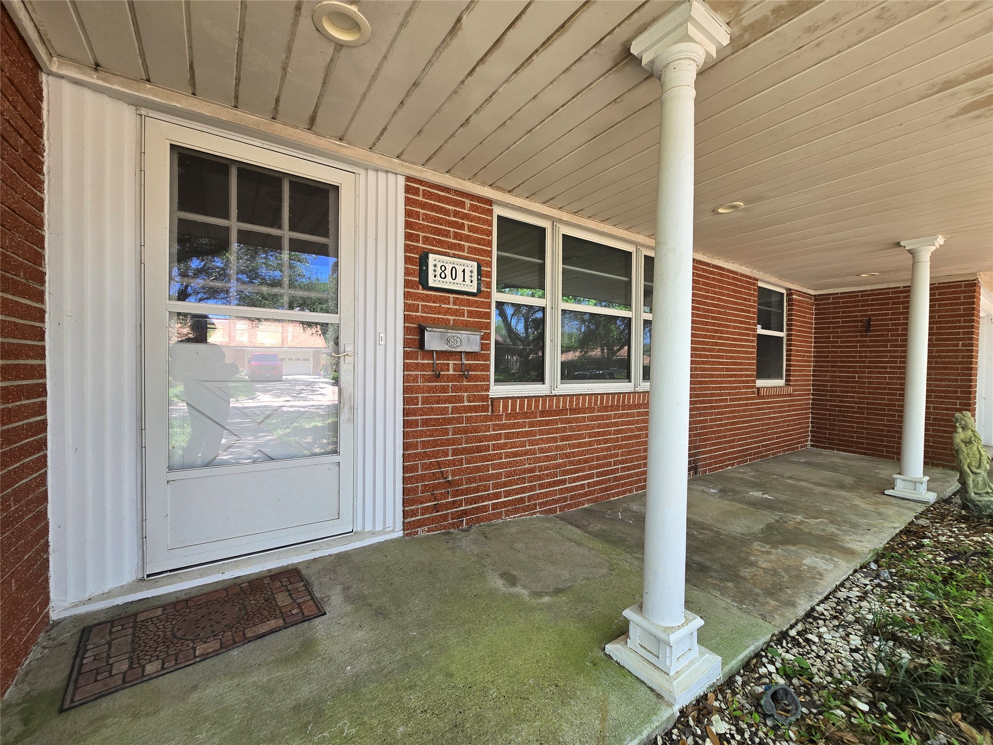 801 Rosewood Drive Property Photo 3