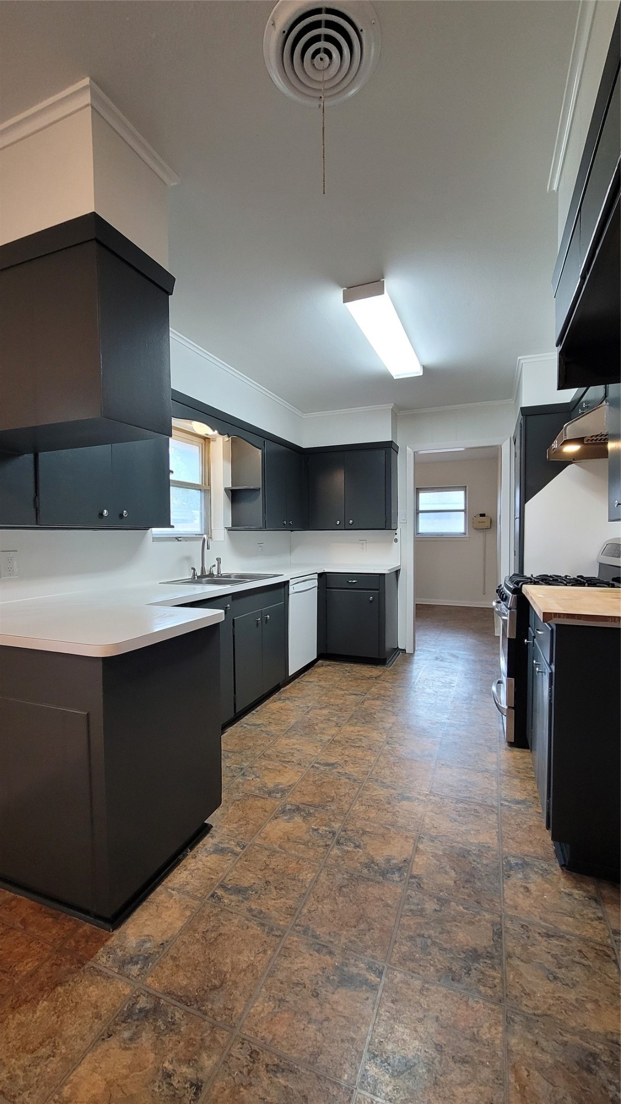 801 Rosewood Drive Property Photo 14