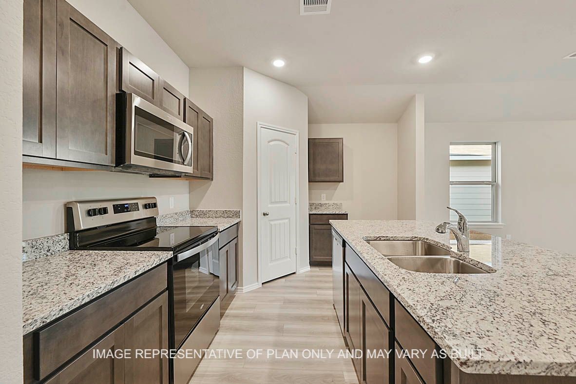 1113 Briscoe Street Property Photo 2