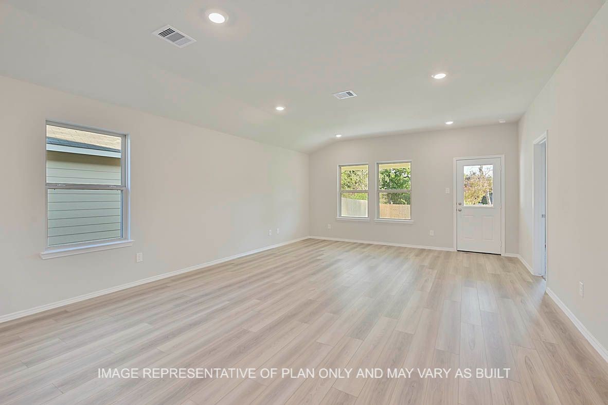 1113 Briscoe Street Property Photo 5