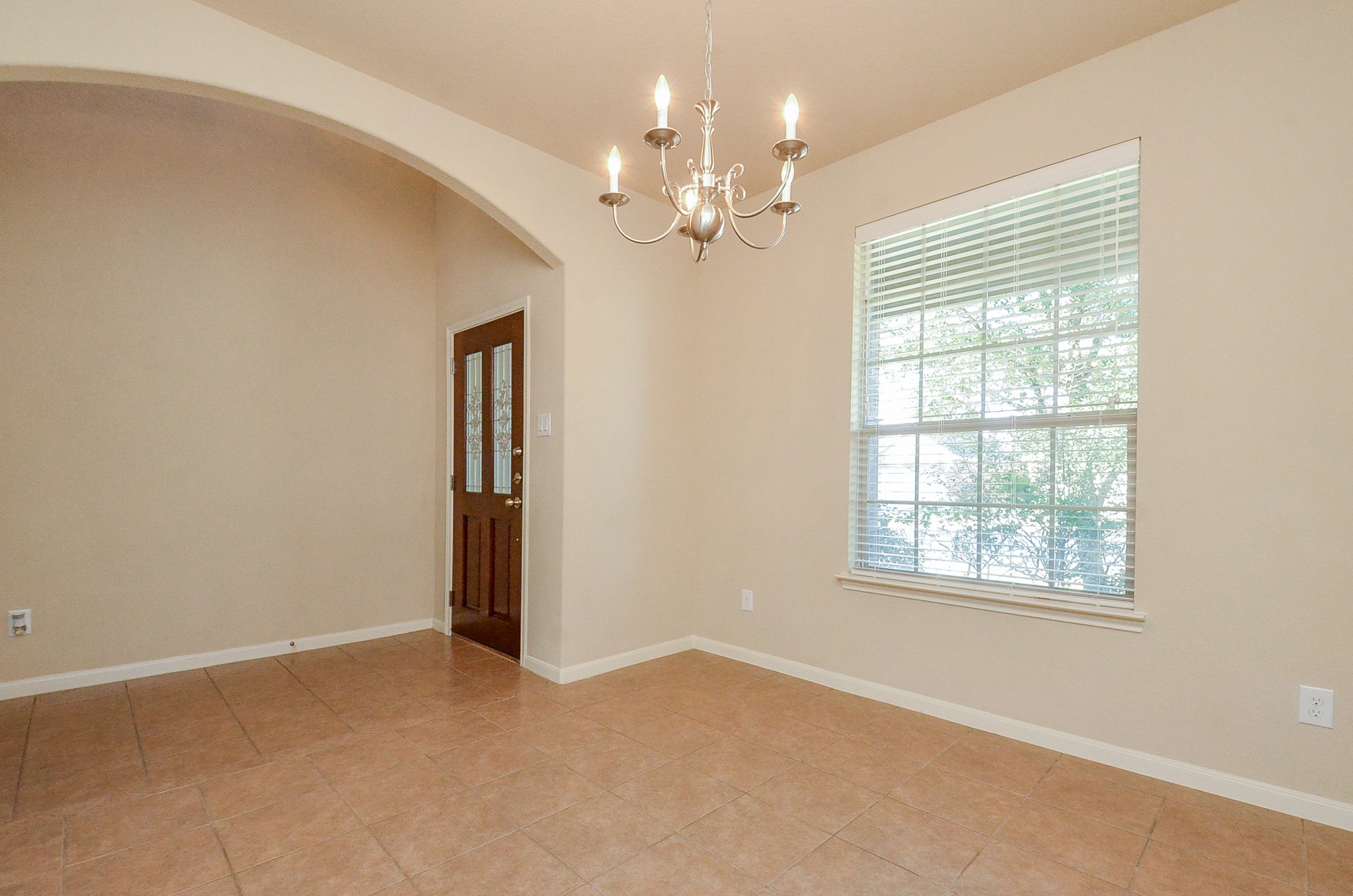 6107 Grassy Haven Lane Property Photo 4