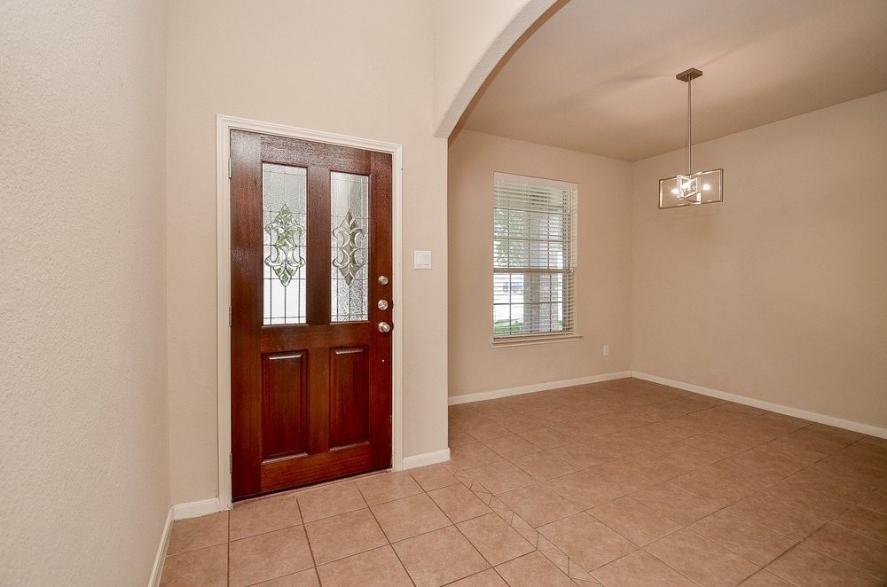 6107 Grassy Haven Lane Property Photo 4