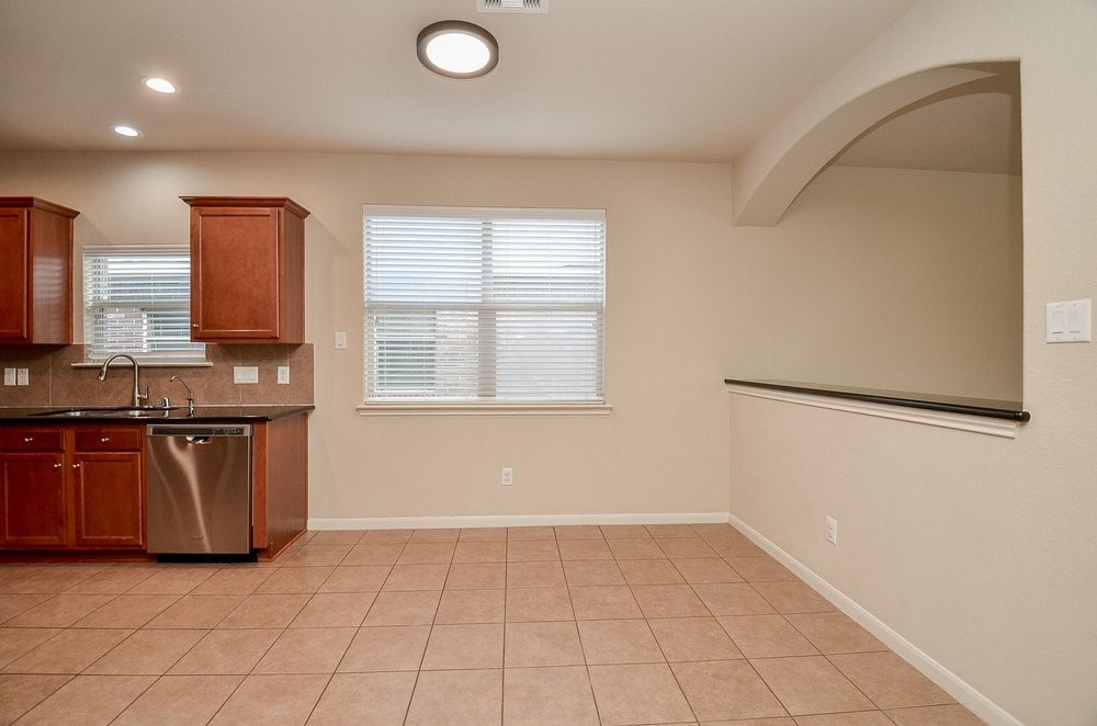 6107 Grassy Haven Lane Property Photo 8