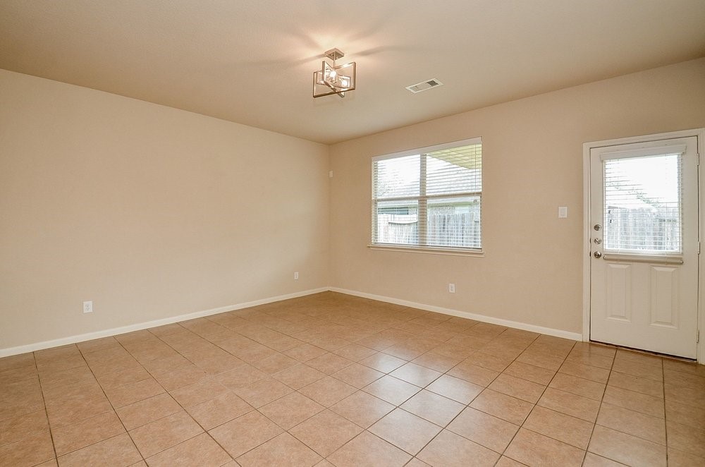 6107 Grassy Haven Lane Property Photo 9