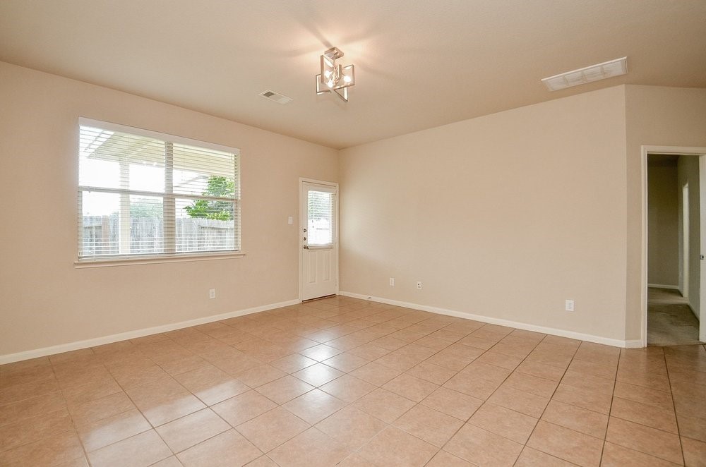 6107 Grassy Haven Lane Property Photo 10