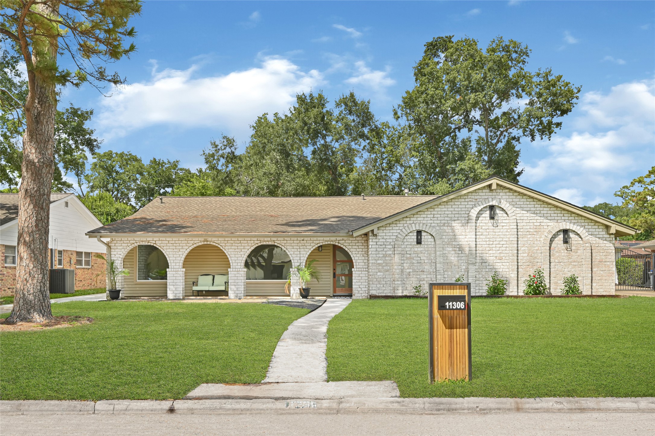 11306 Valley Spring Drive Property Photo 1