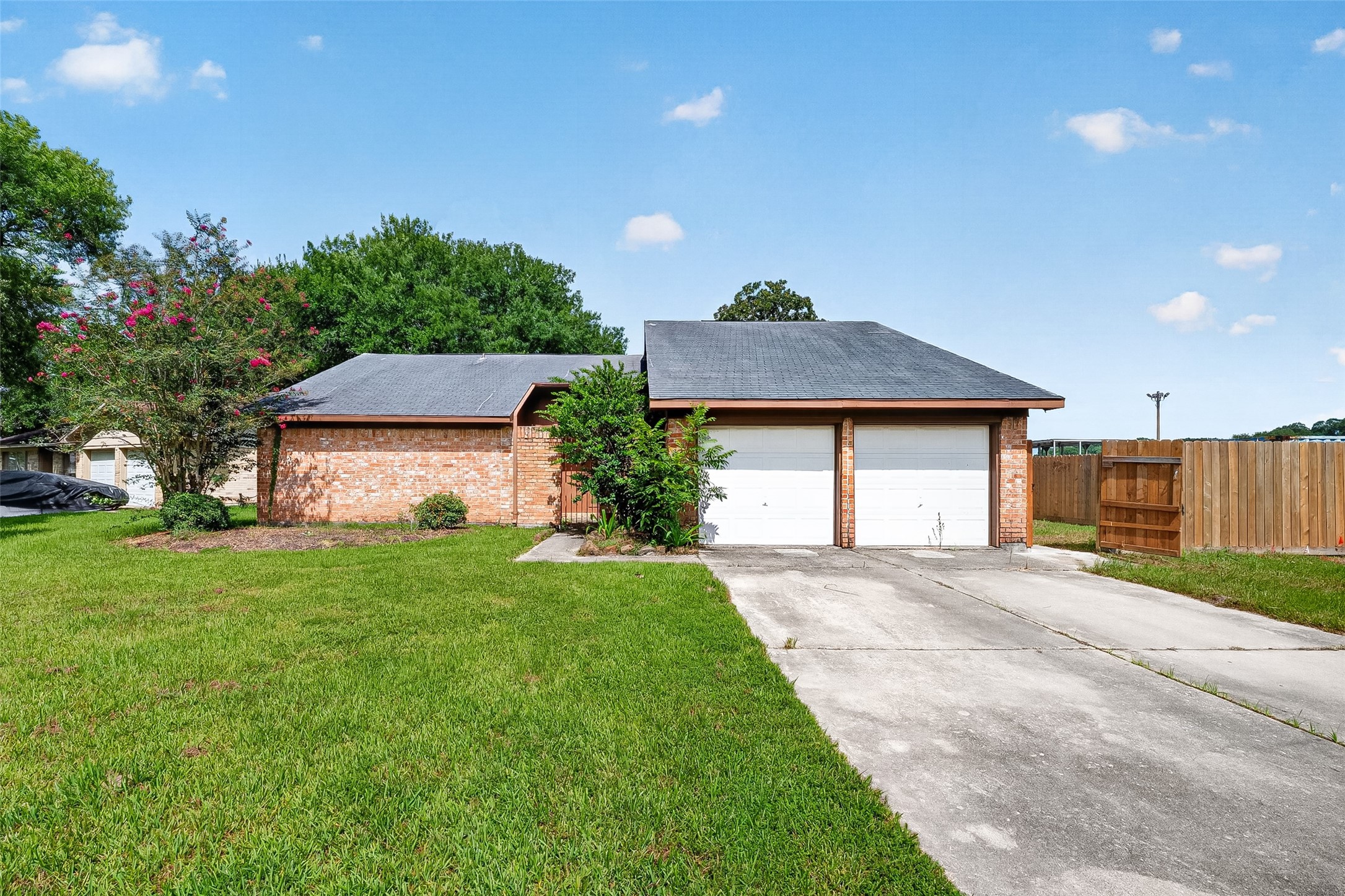 711 Leicester Lane Property Photo 3