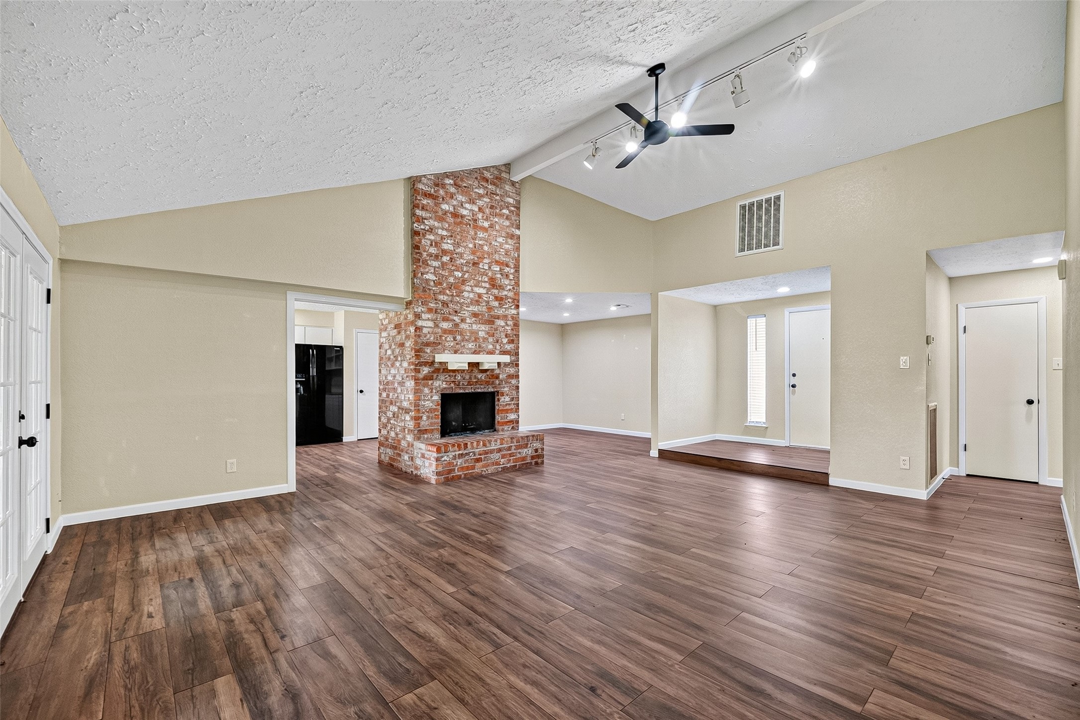 711 Leicester Lane Property Photo 10