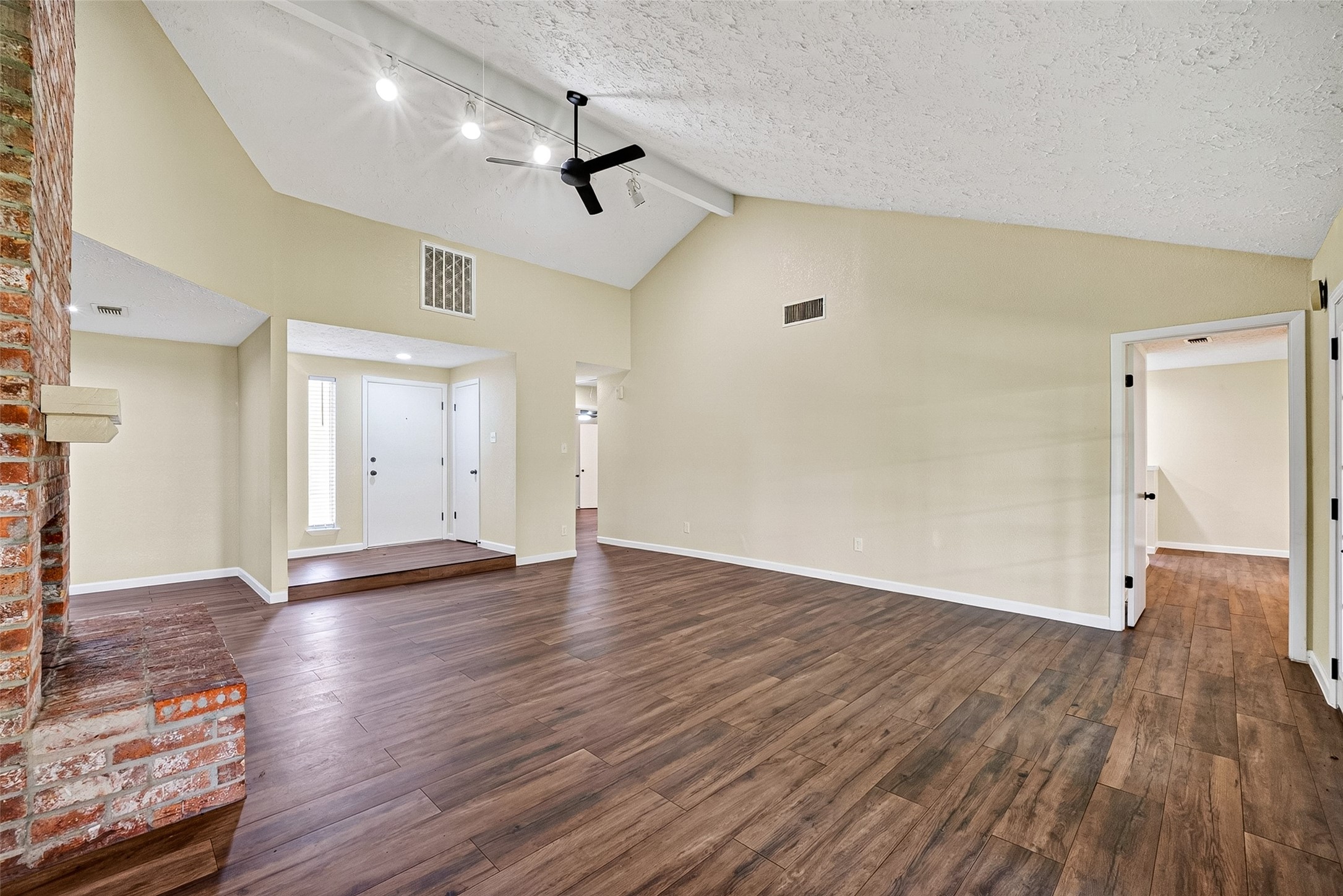 711 Leicester Lane Property Photo 12