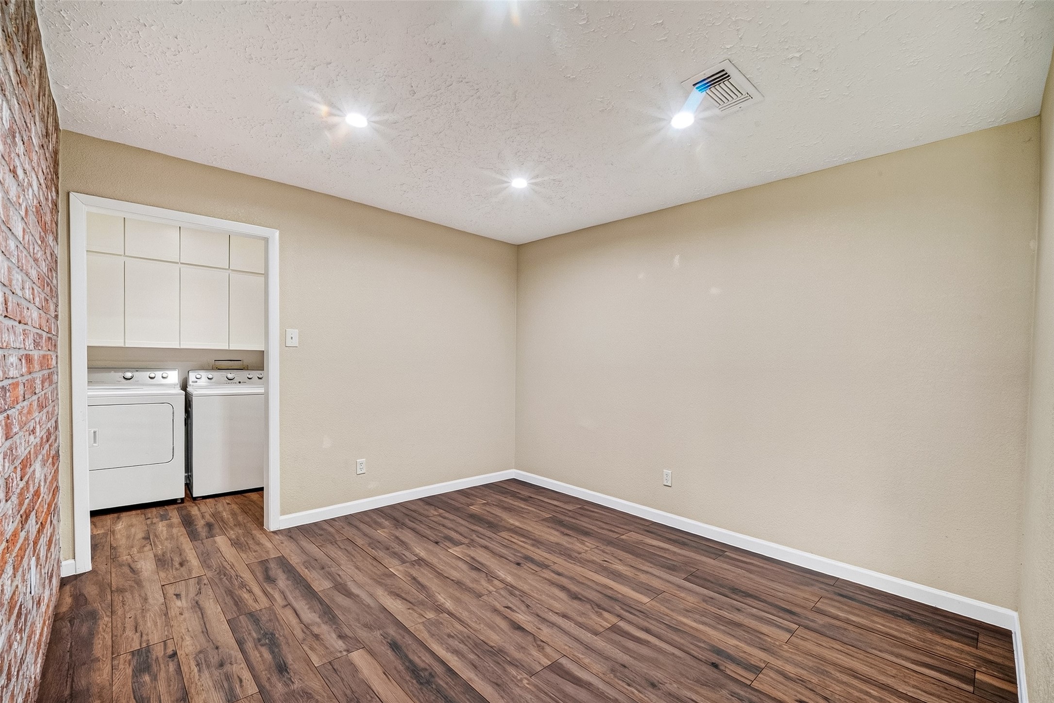 711 Leicester Lane Property Photo 18