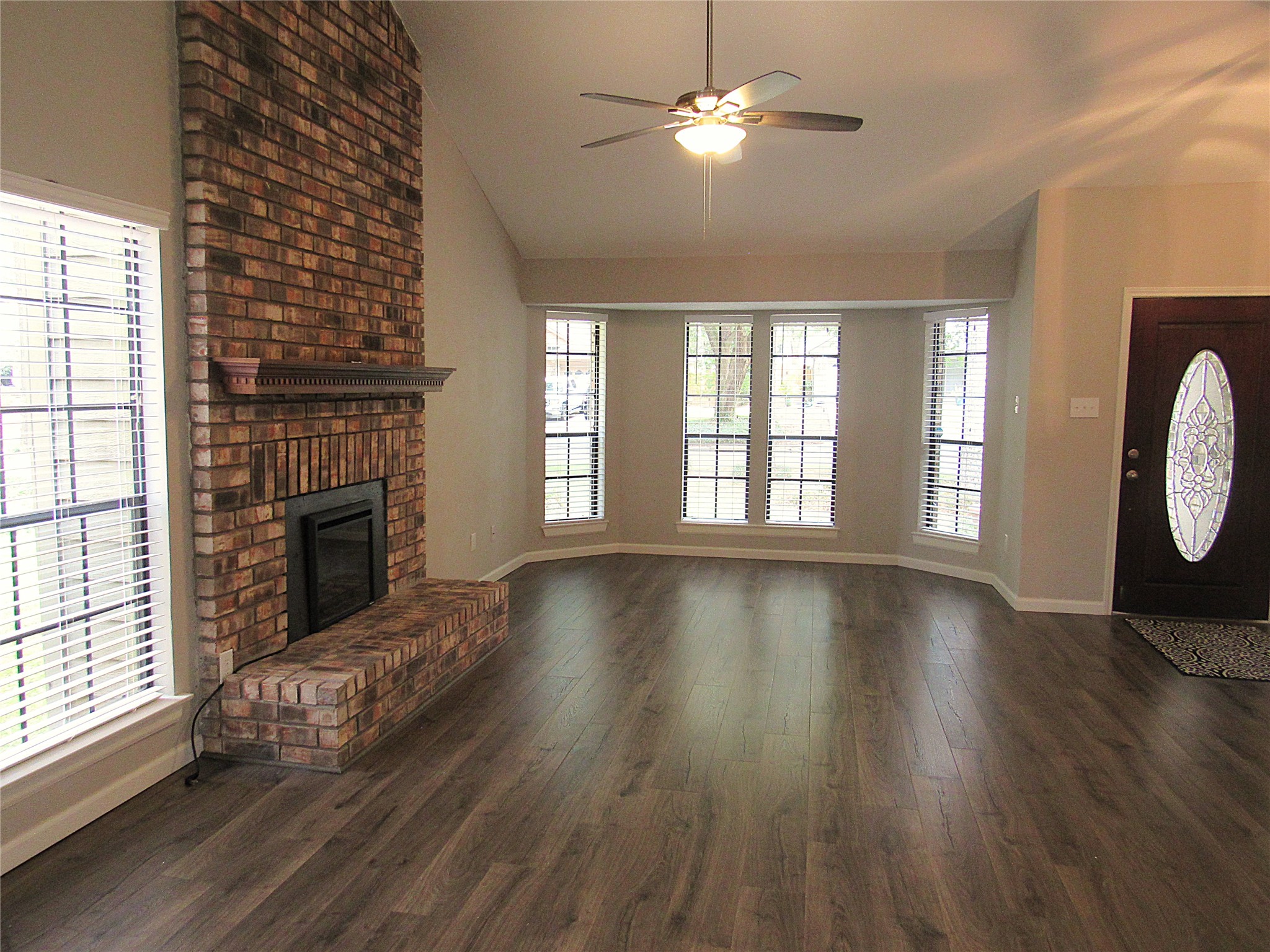3311 Golden Willow Drive Property Photo 7
