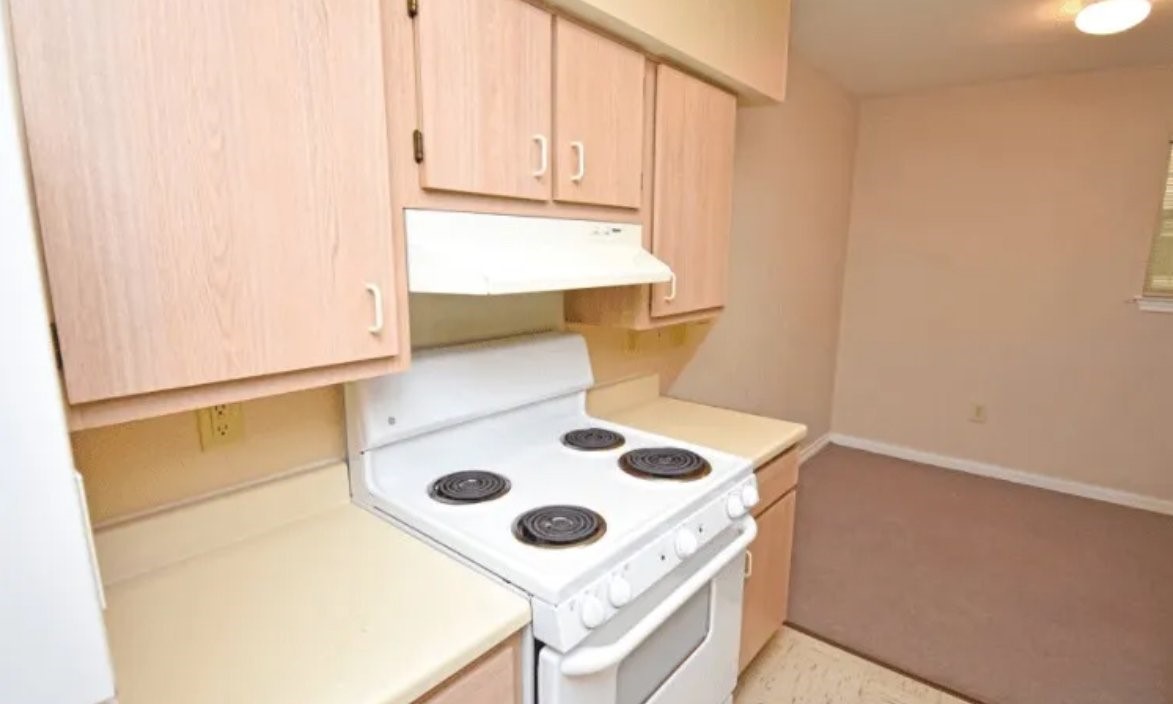 1803 Gray St Property Photo 7