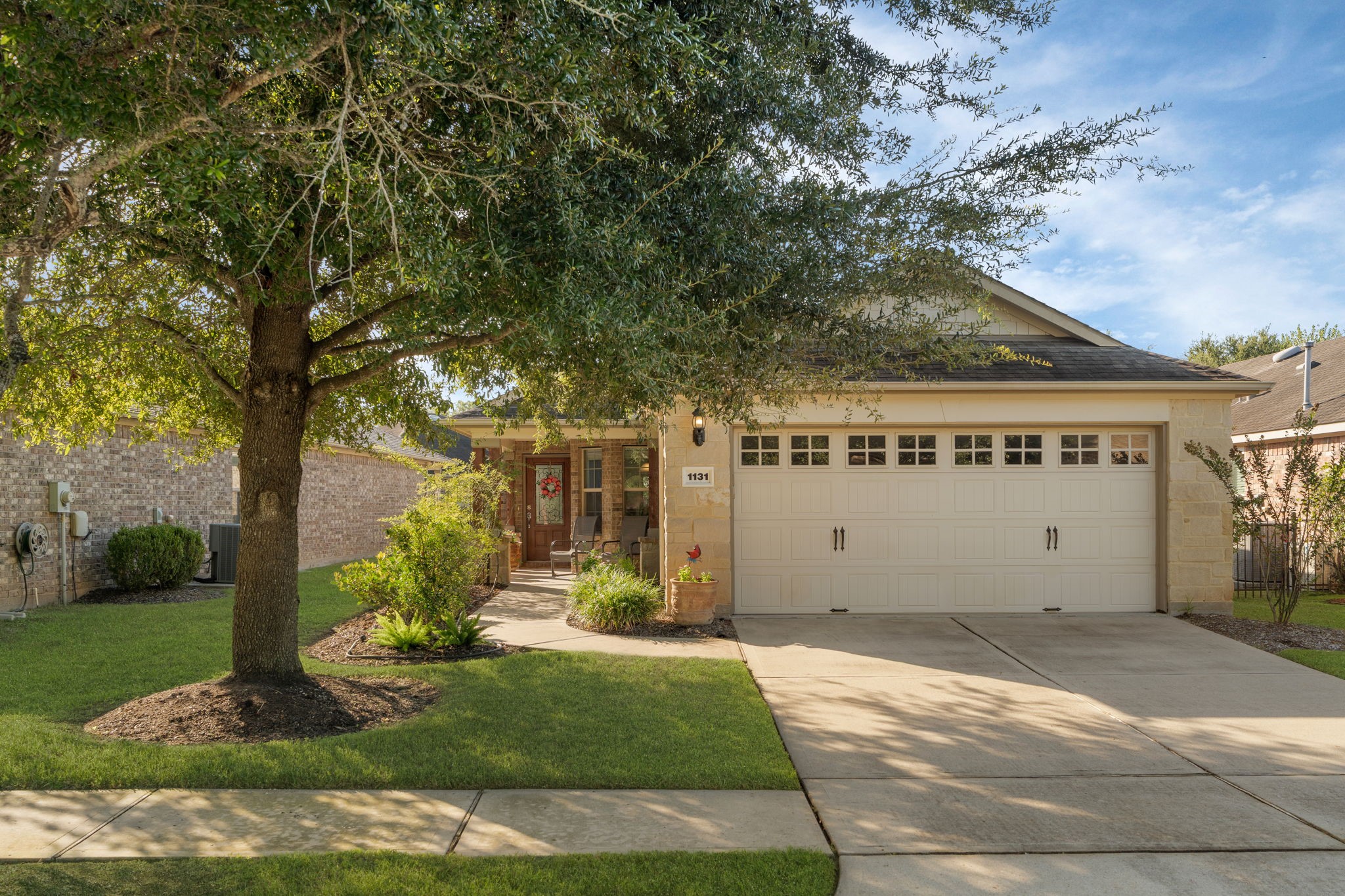 1131 Oleander Way Property Photo 1