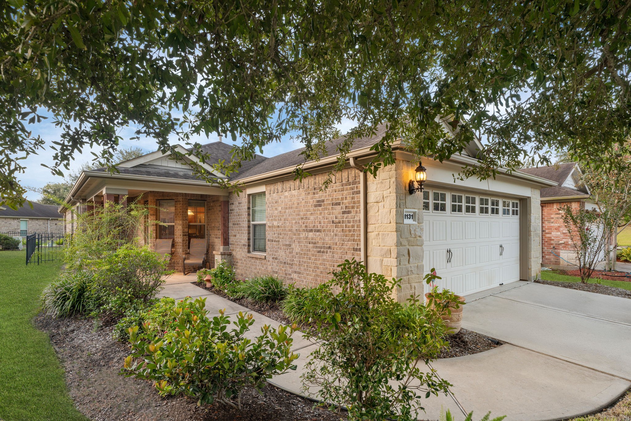 1131 Oleander Way Property Photo 2