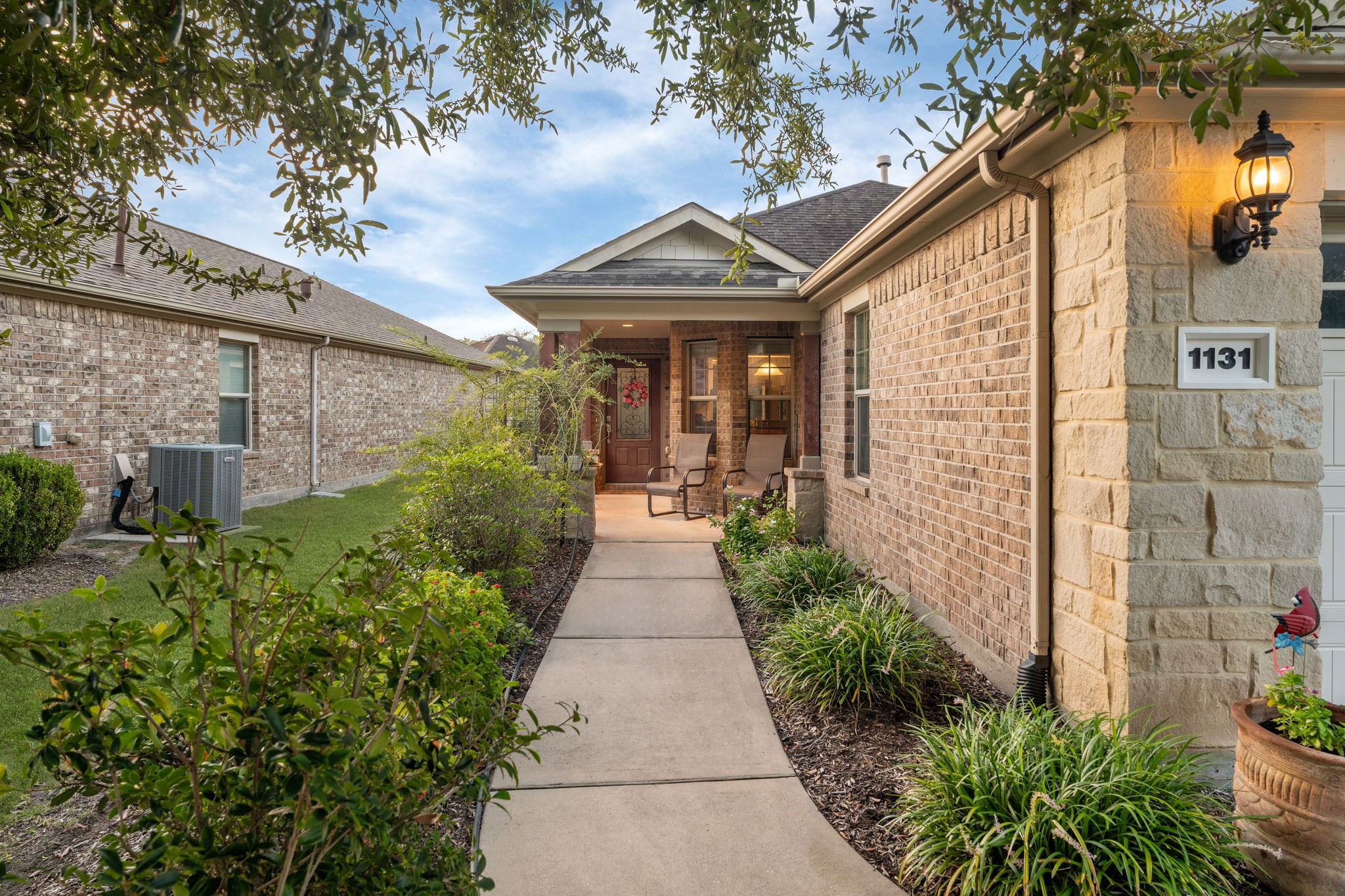 1131 Oleander Way Property Photo 3