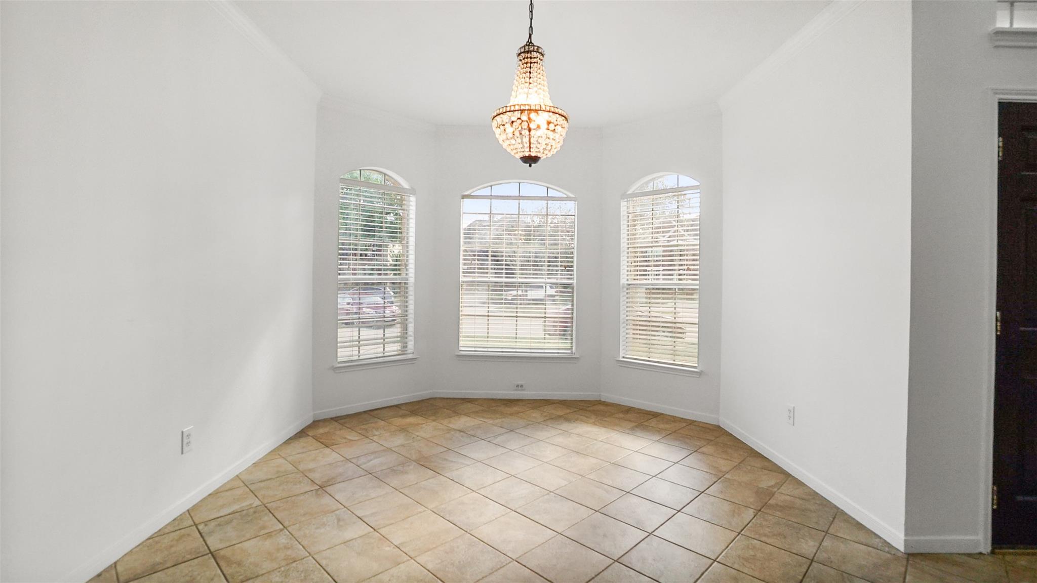 810 Flanners Court Property Photo 4
