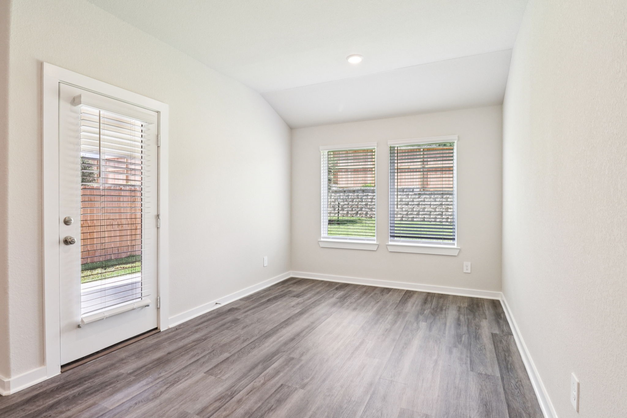 5312 Harvest Season Lane Property Photo 3