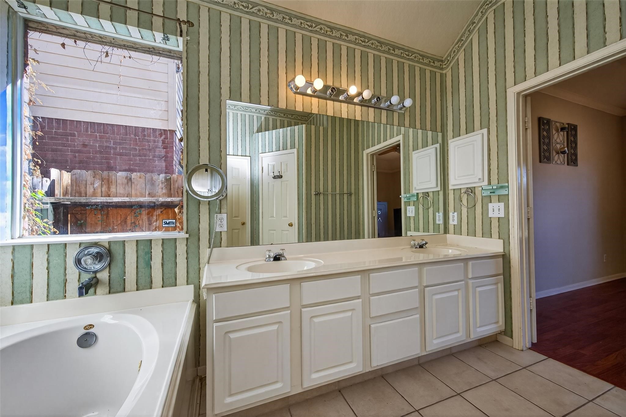 5908 Timber Oaks Ridge Property Photo 9