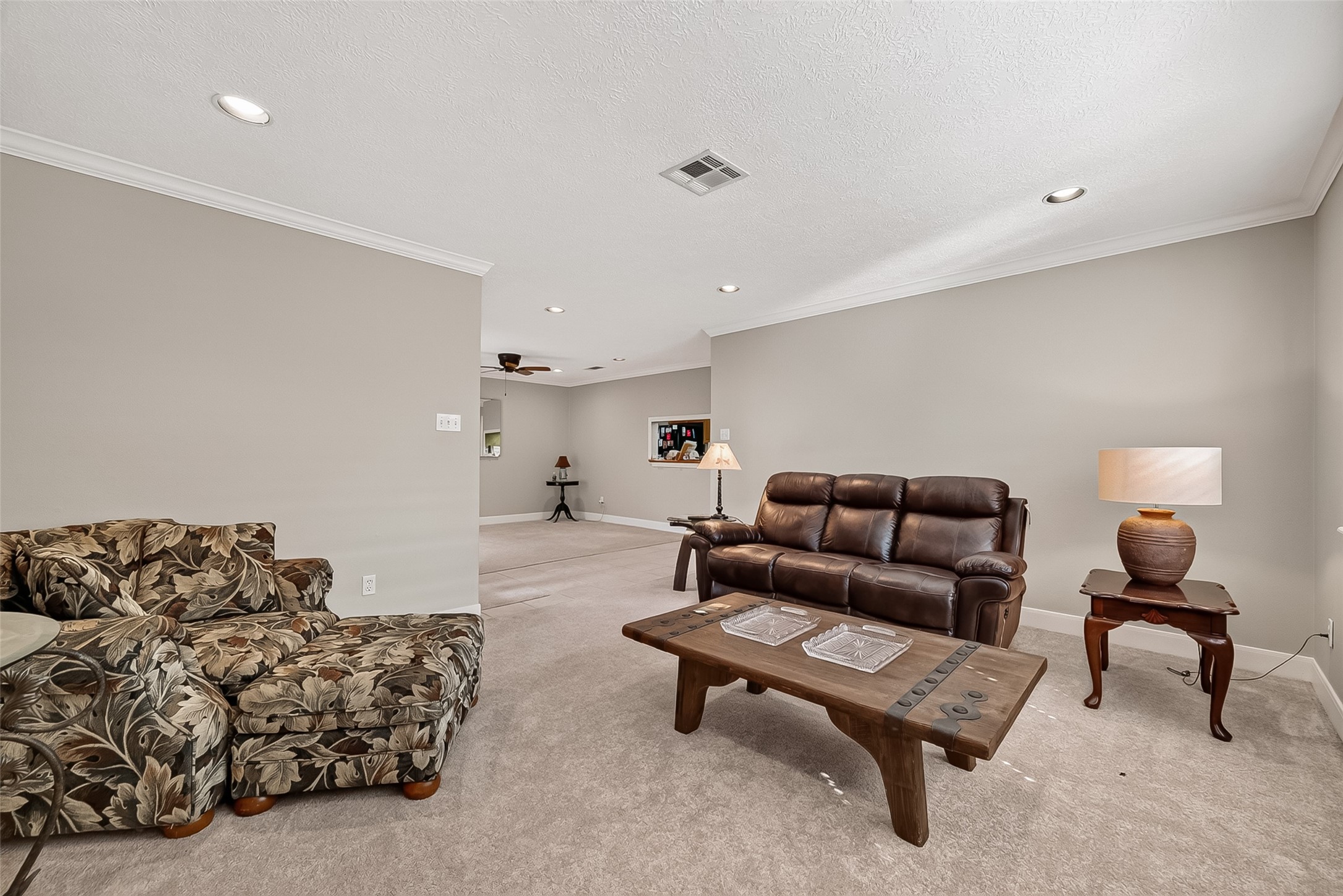 31 Champions Colony E Property Photo 4