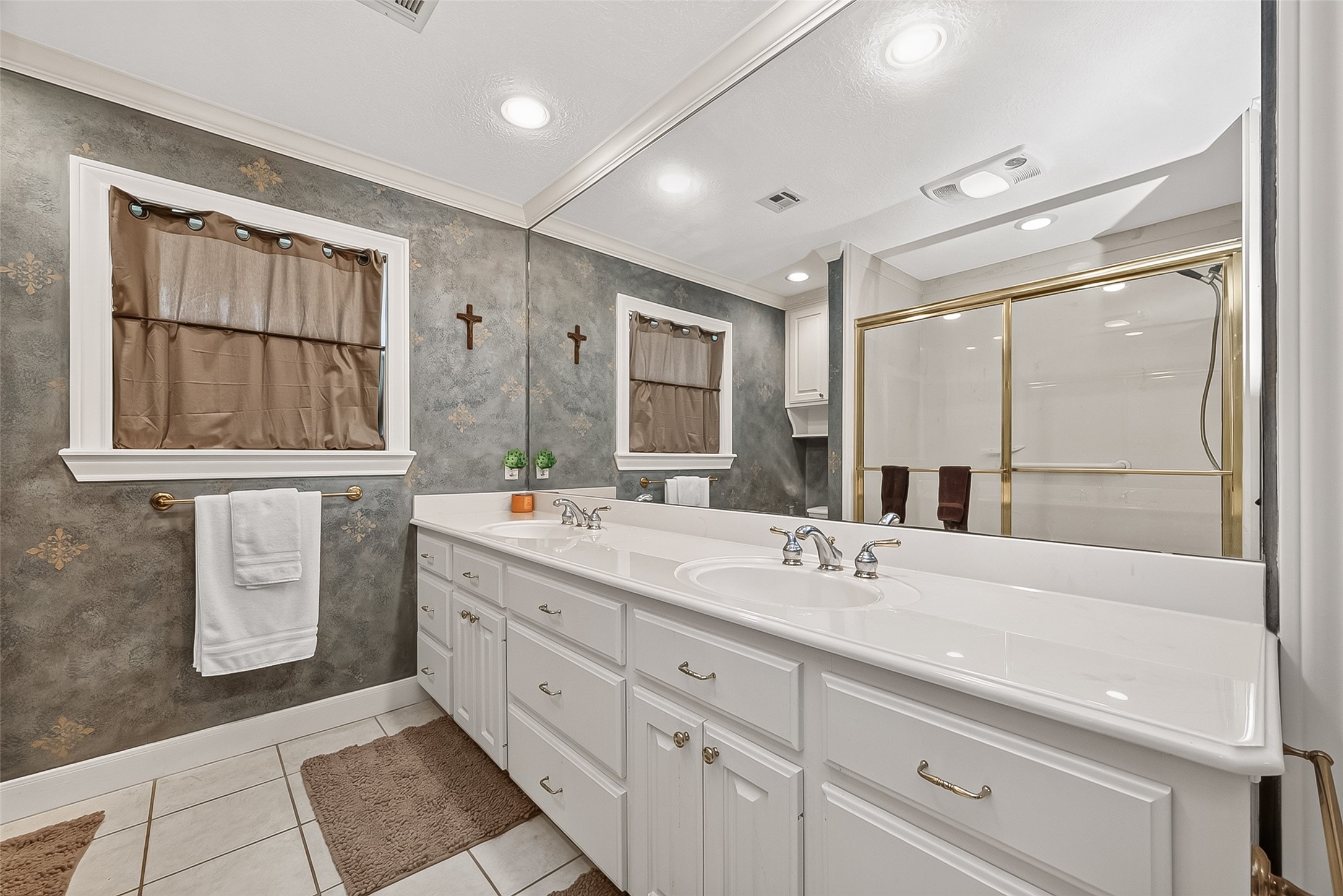 31 Champions Colony E Property Photo 21