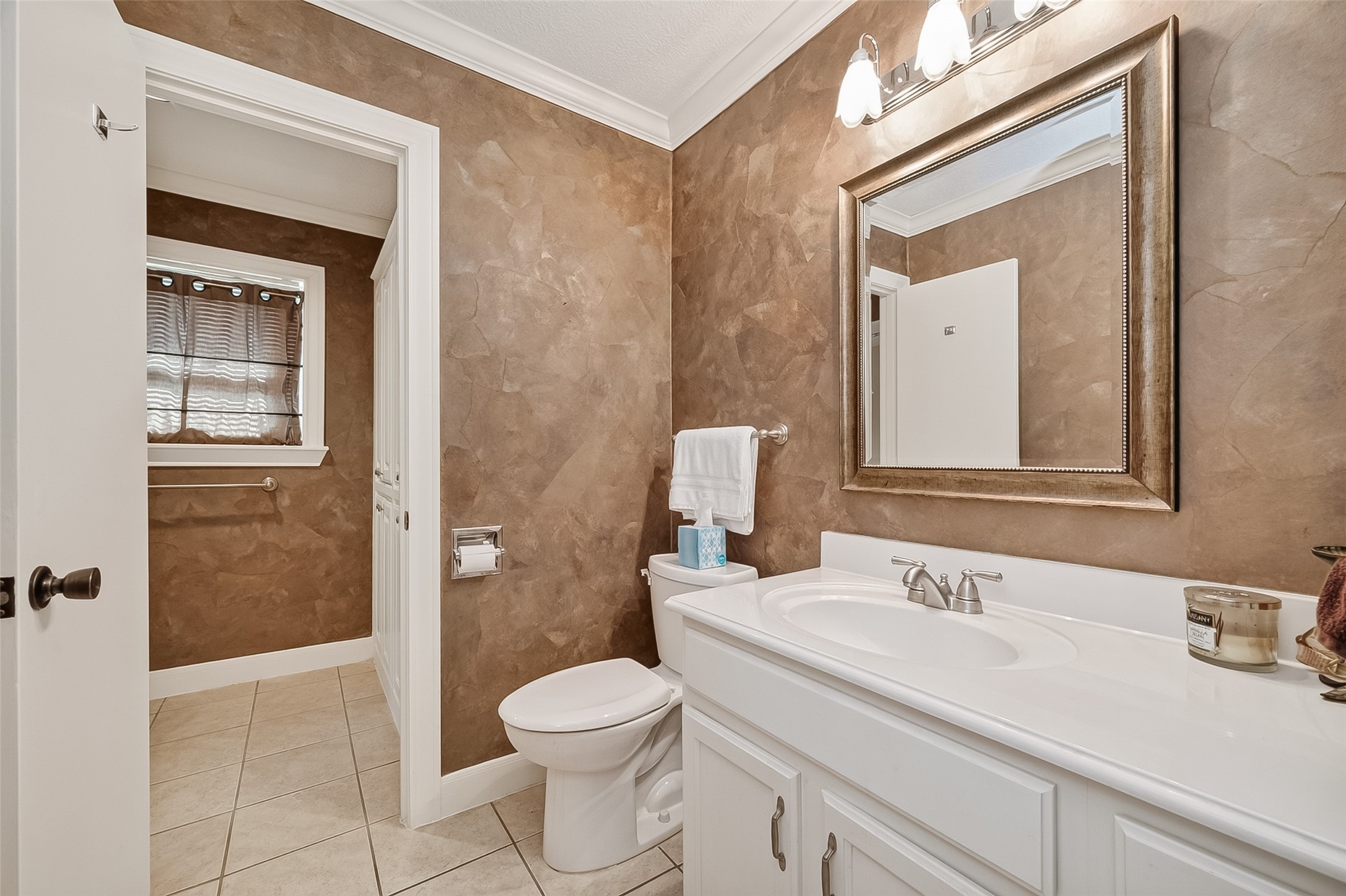 31 Champions Colony E Property Photo 27