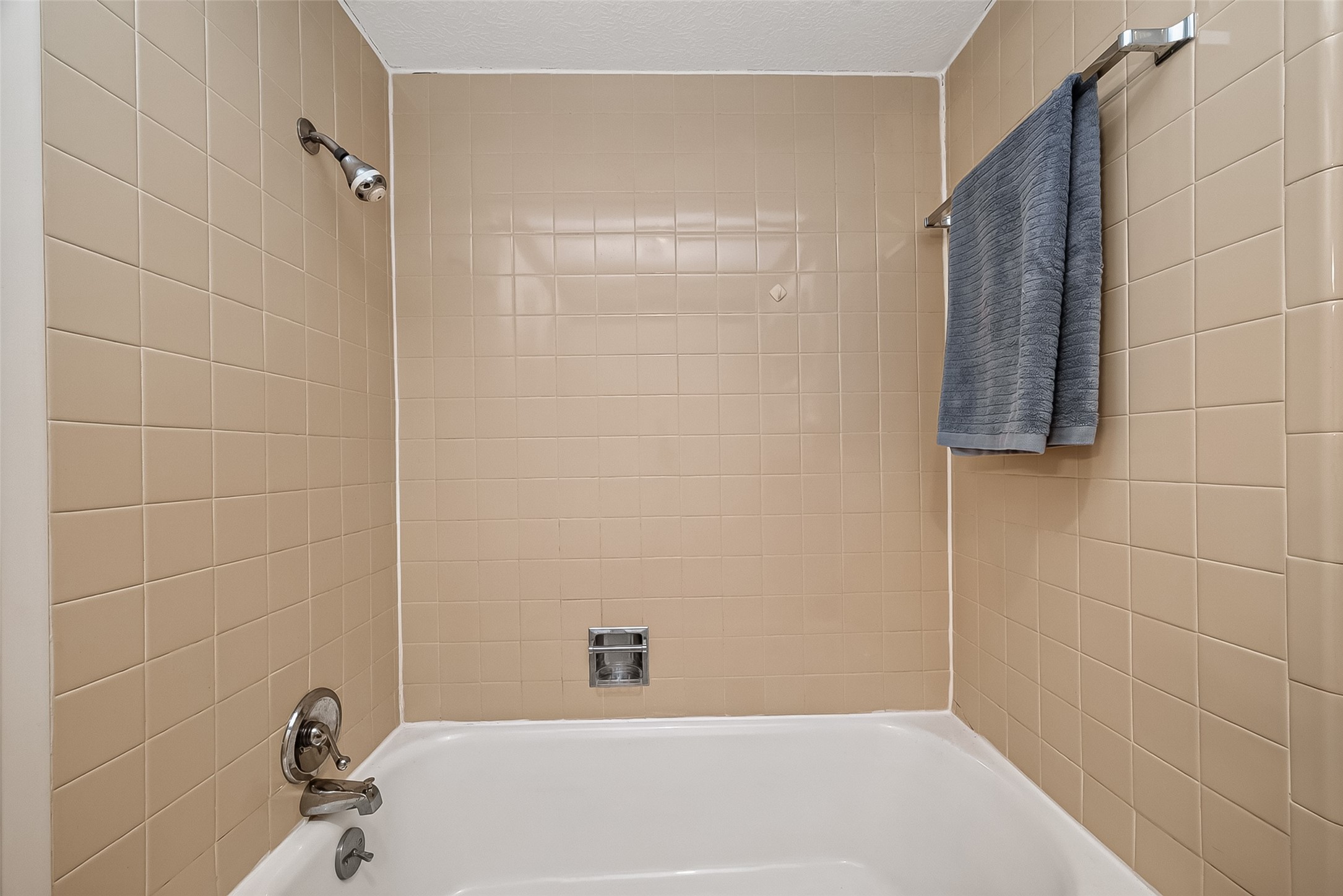 31 Champions Colony E Property Photo 28