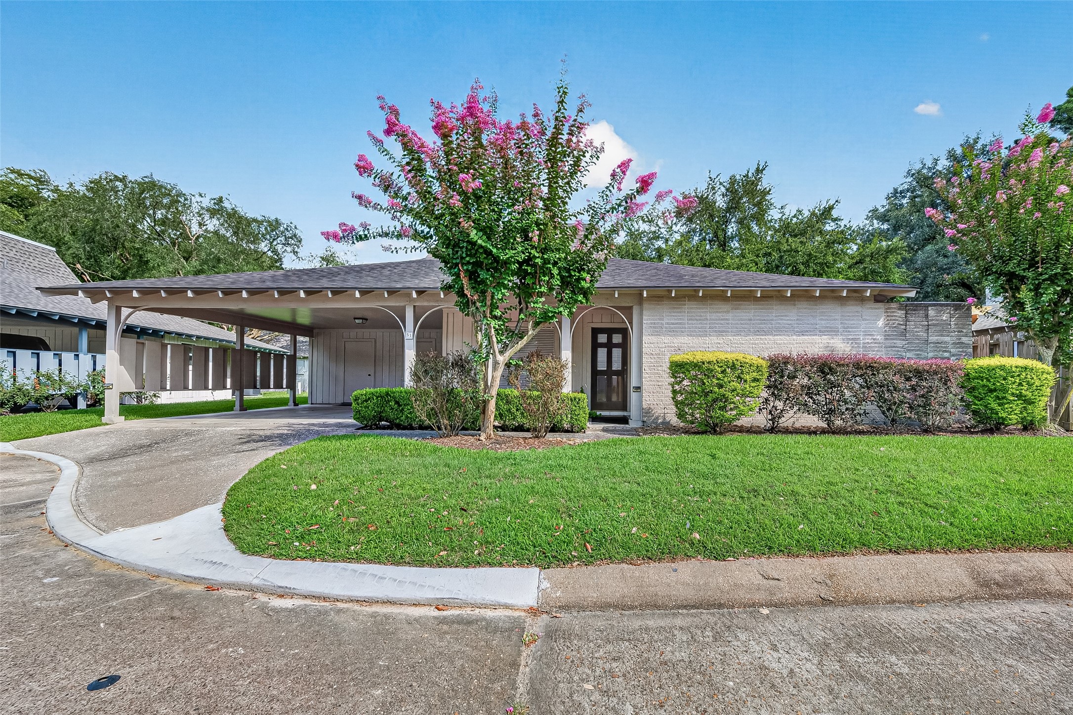 31 Champions Colony E Property Photo 33