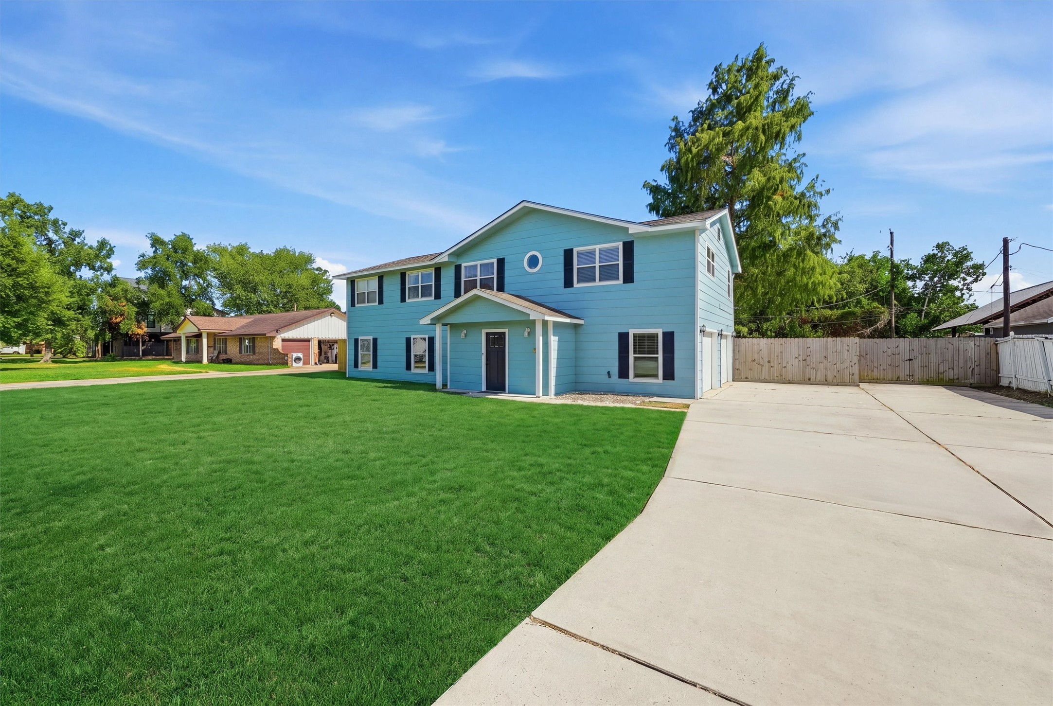 625 Shadylawn Street Property Photo 2