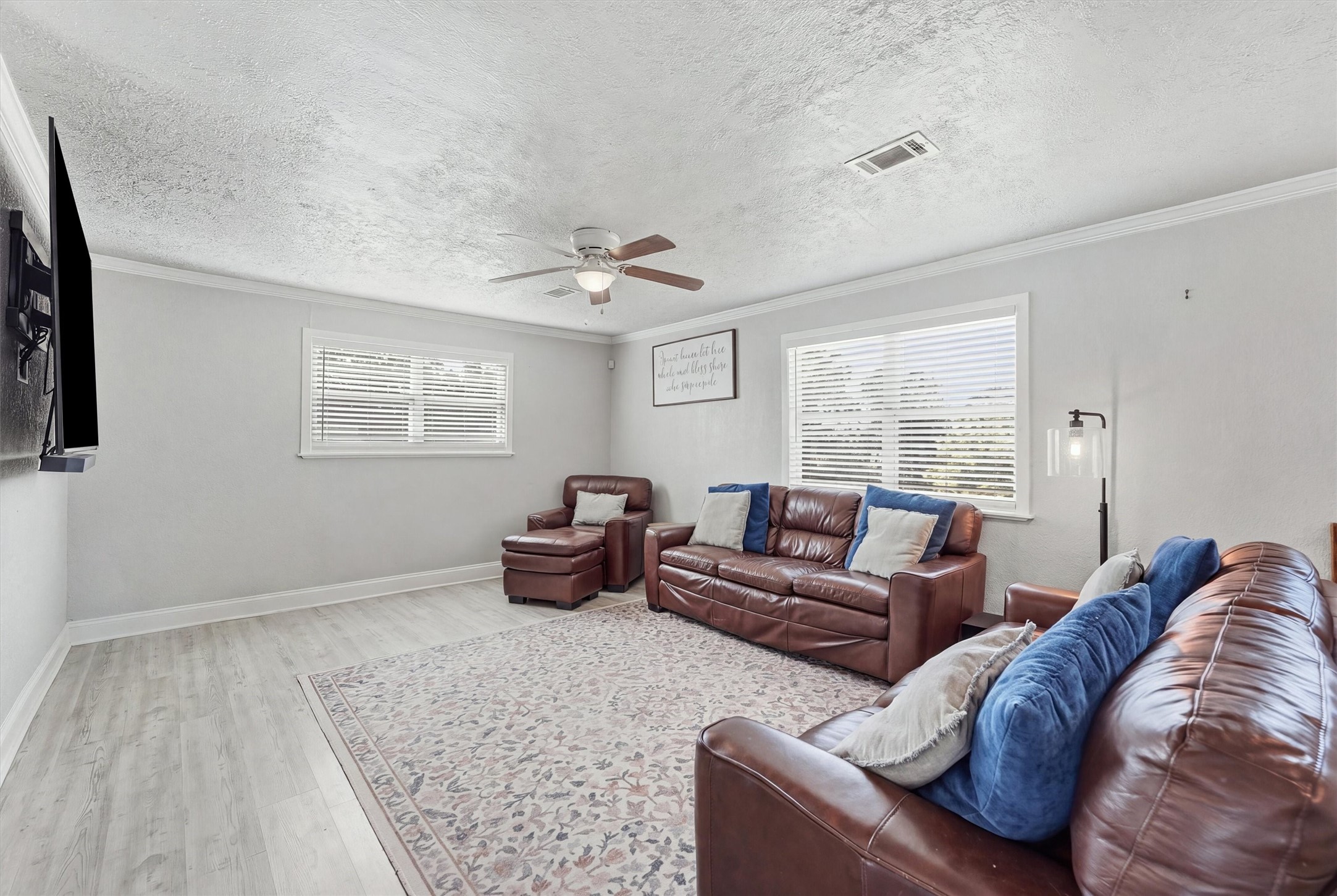625 Shadylawn Street Property Photo 4