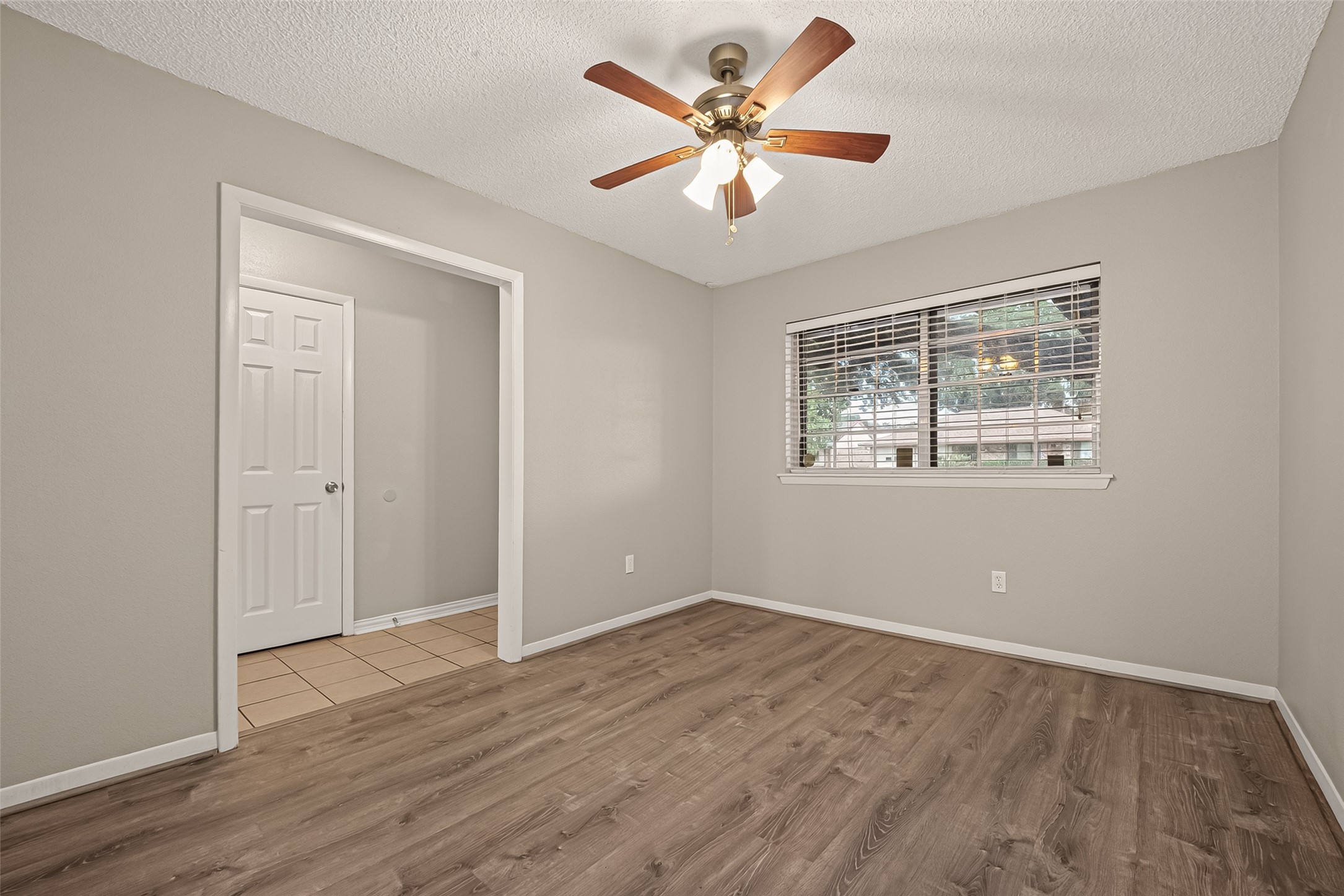 5735 Hoover Street Property Photo 4