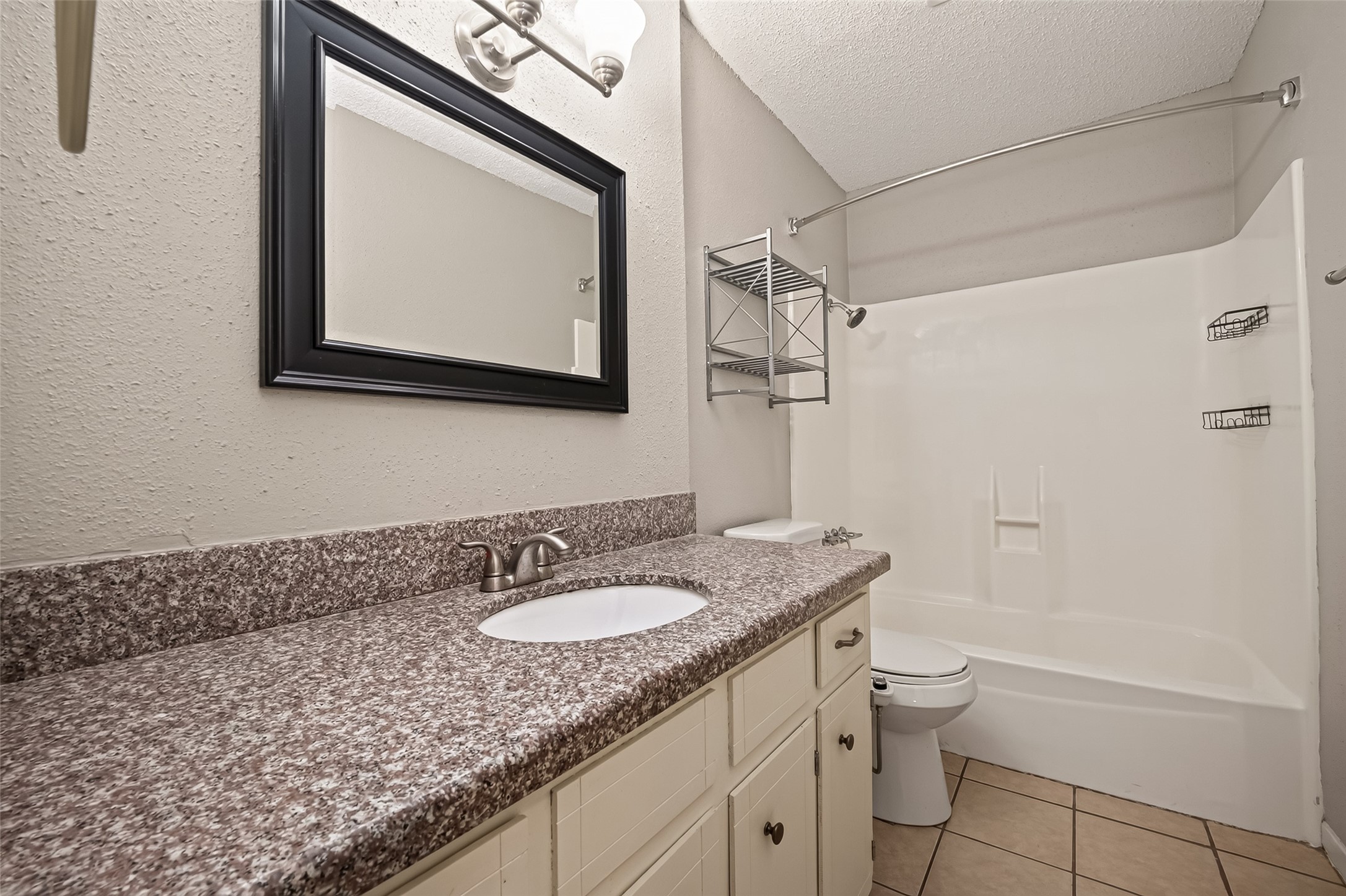 5735 Hoover Street Property Photo 10