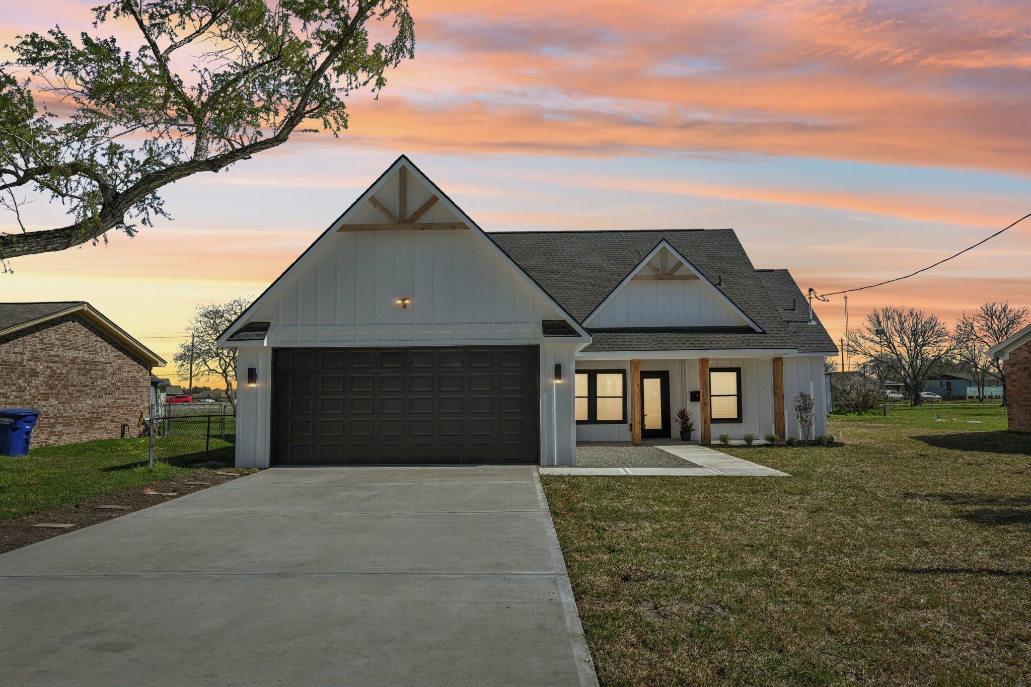 4326 Mallard Dr Property Photo