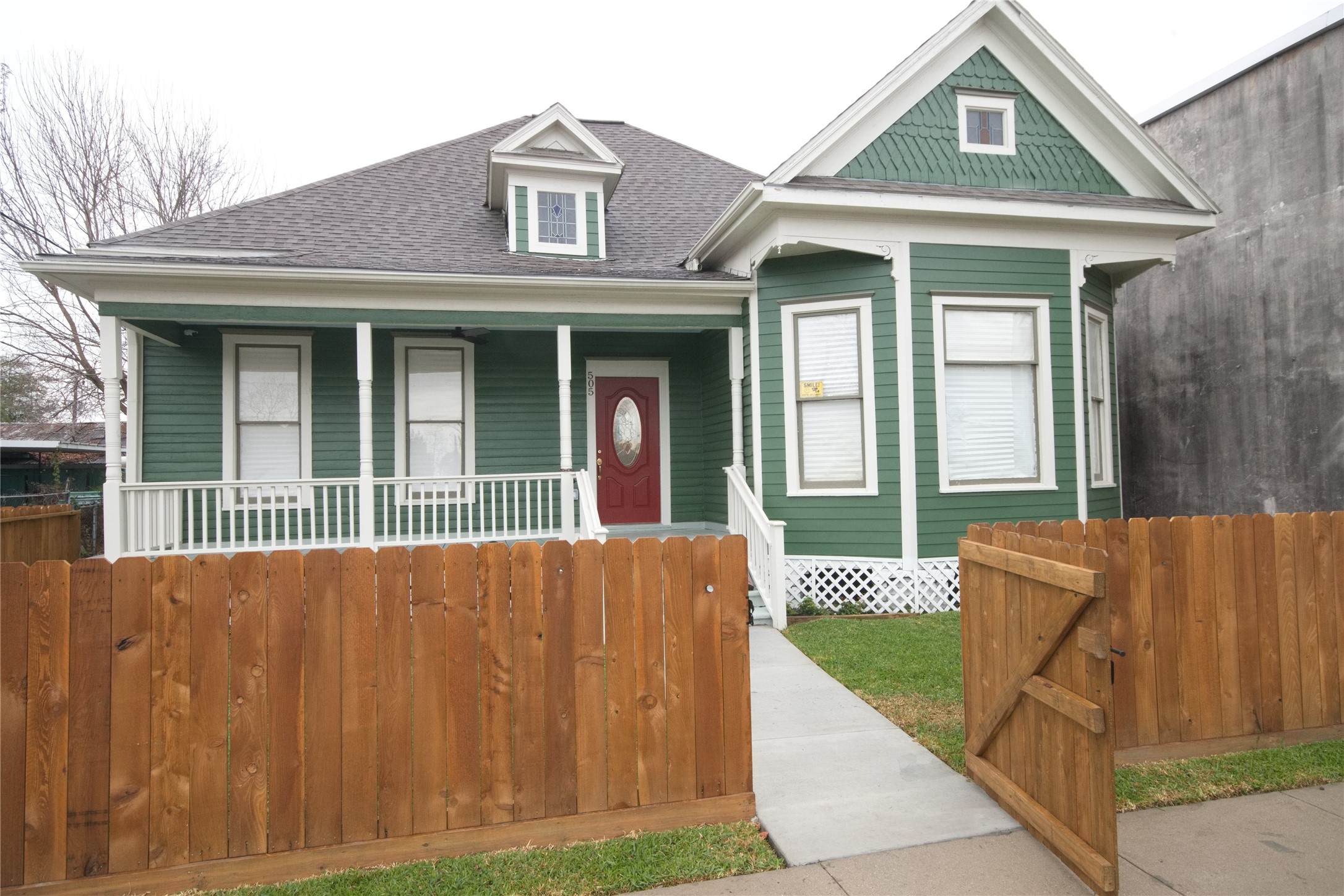 505 Winnie Street Property Photo 1