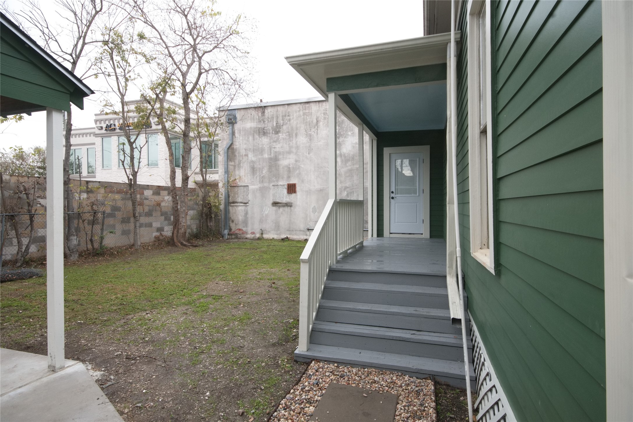 505 Winnie Street Property Photo 26