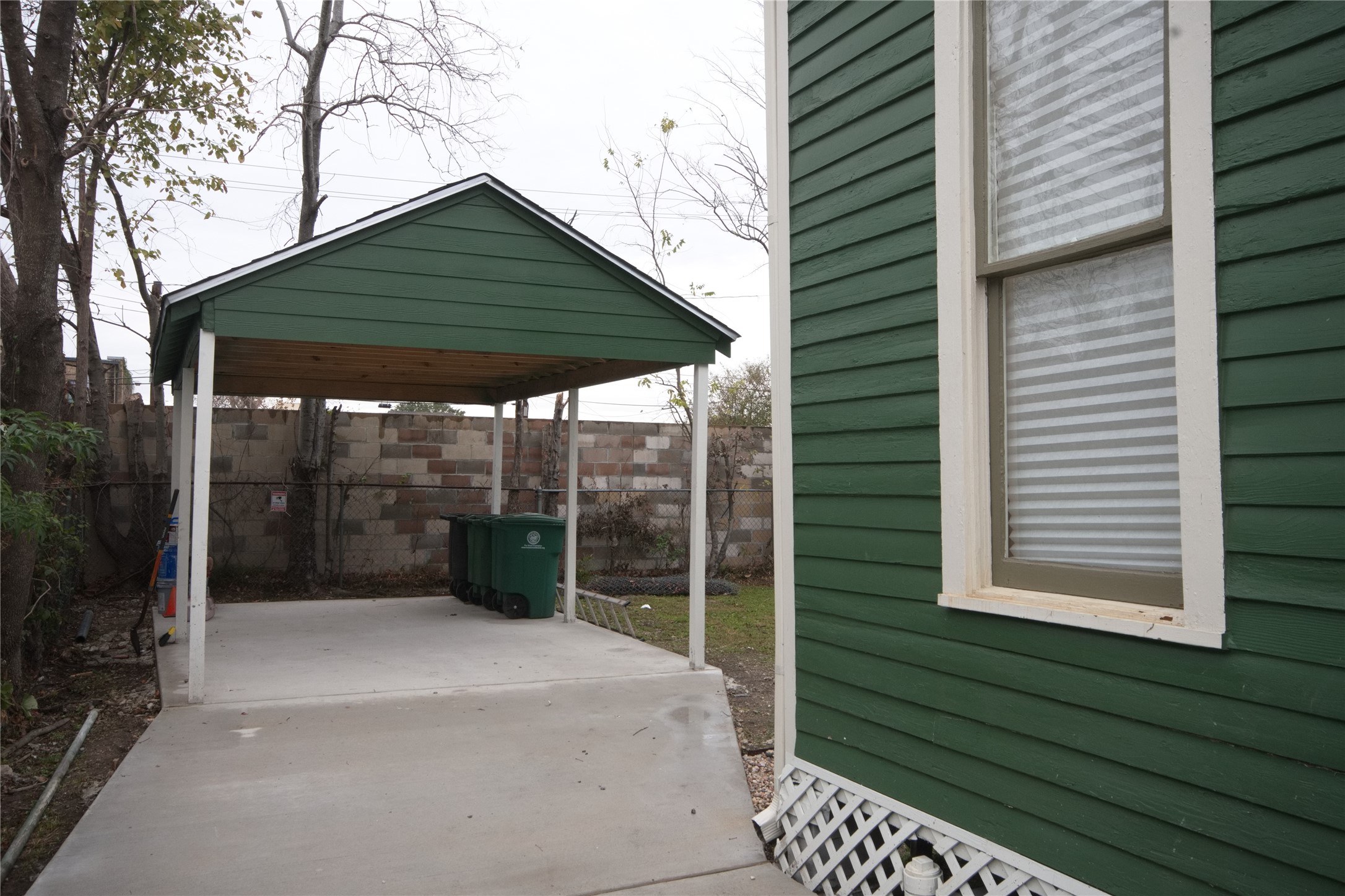 505 Winnie Street Property Photo 27