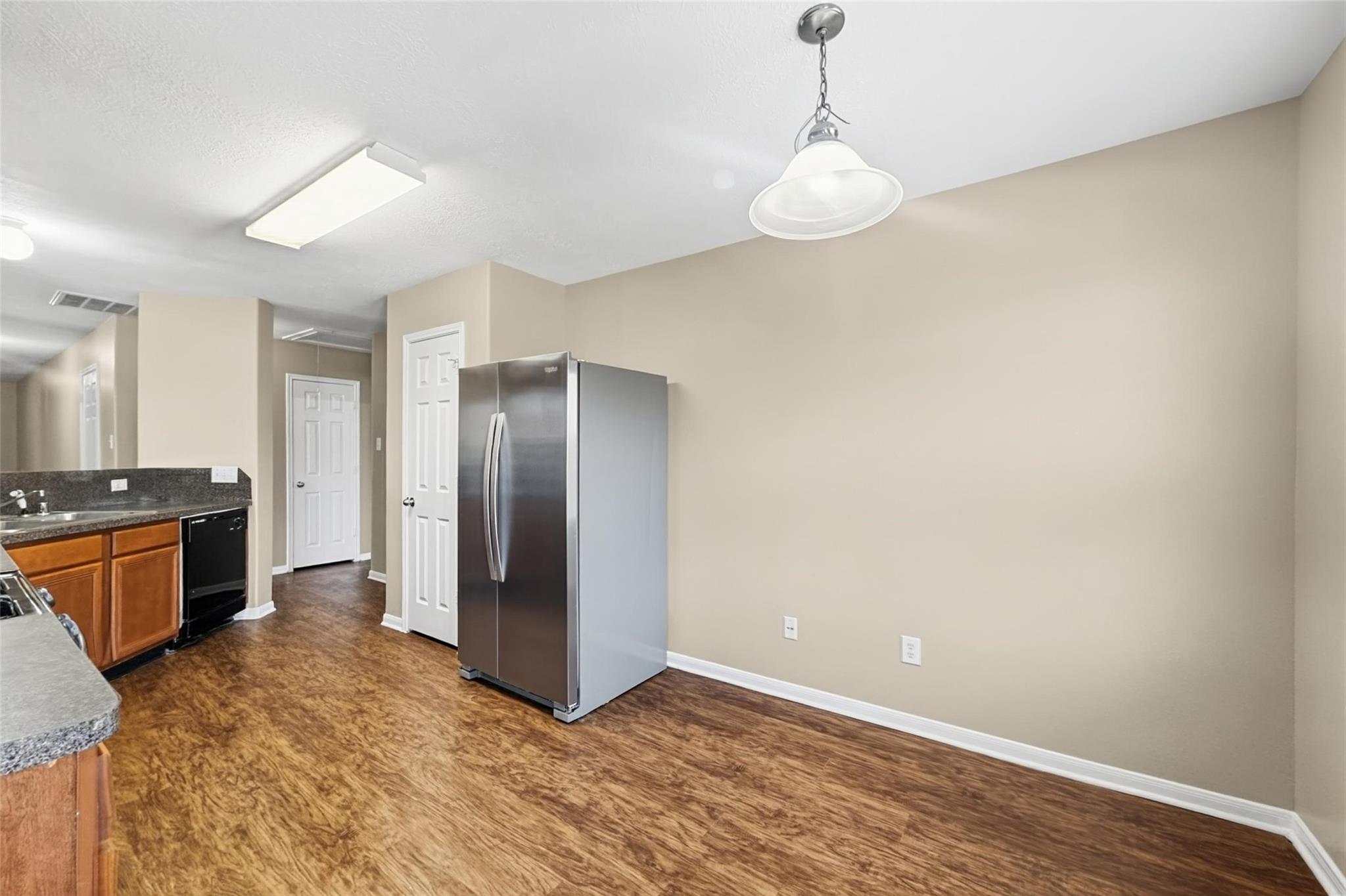 8302 Hardy Elm Street Property Photo 3