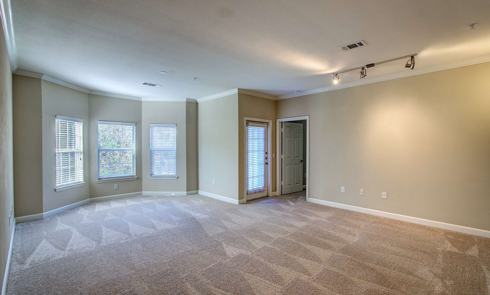 2951 N Loop 336 W 0121 Property Photo 9