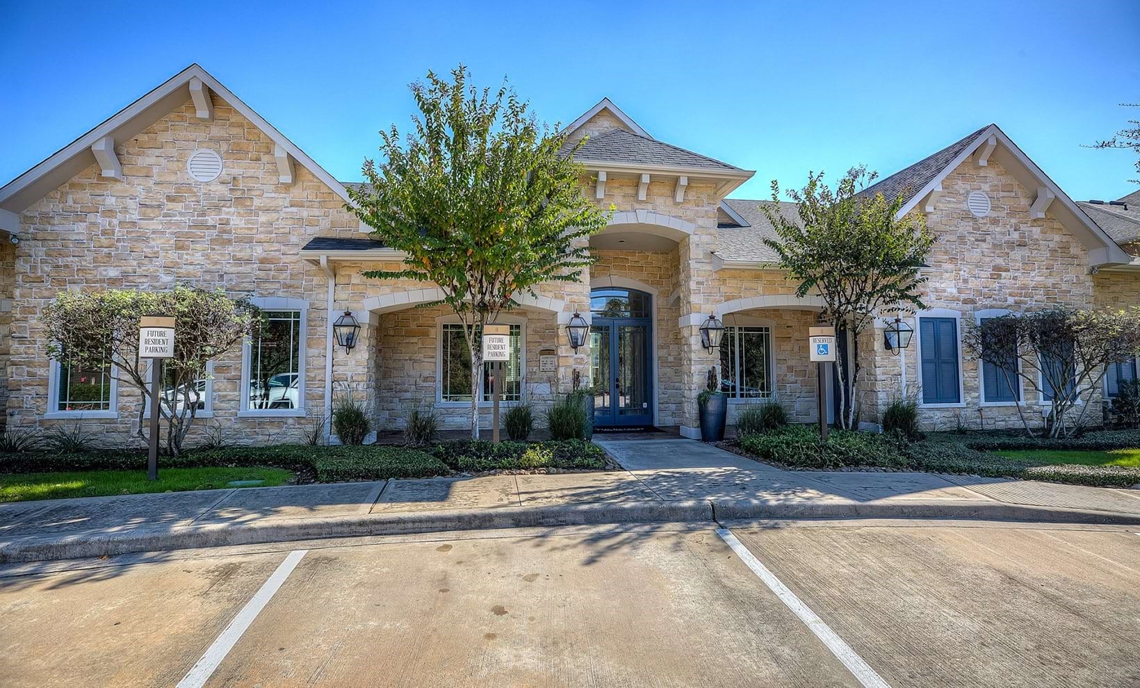 2951 N Loop 336 W 0121 Property Photo 20