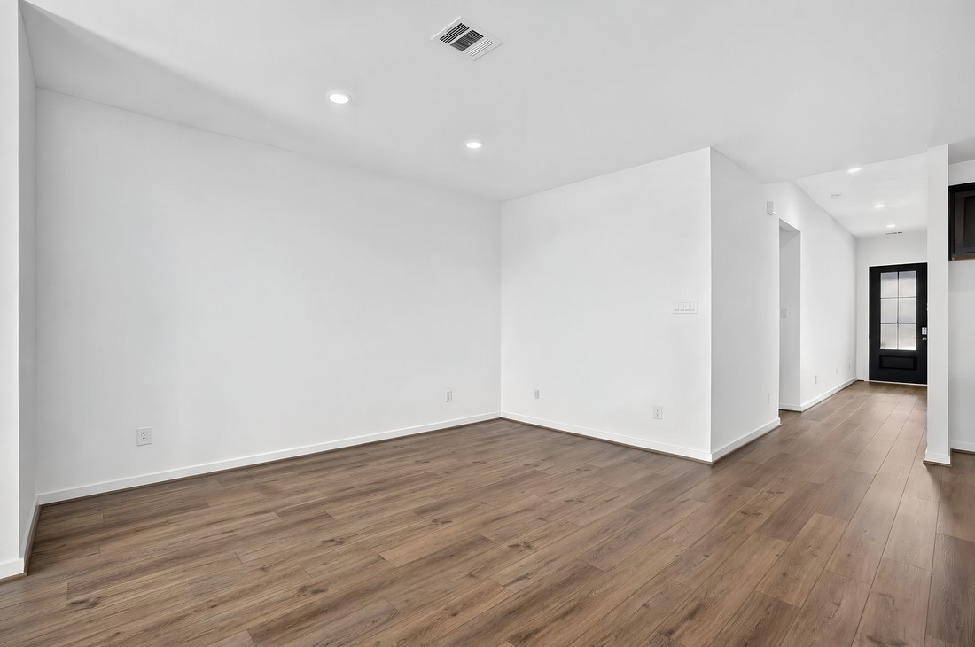 9630 Akashi Run Drive Property Photo 5