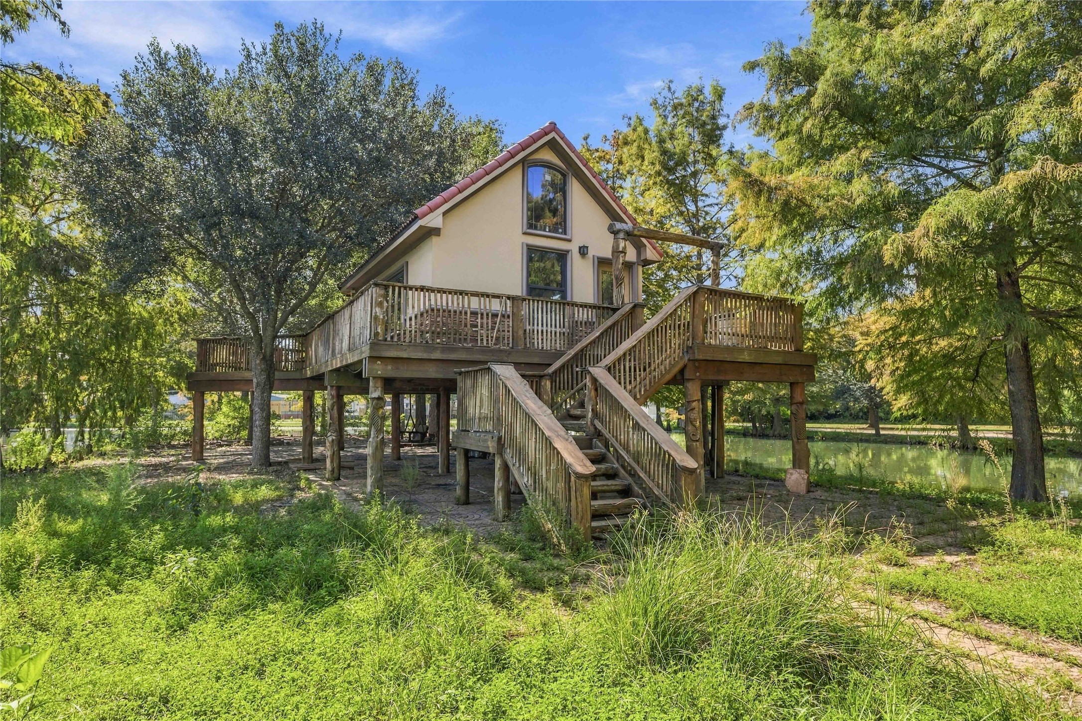 22731 Ford Road Property Photo 18